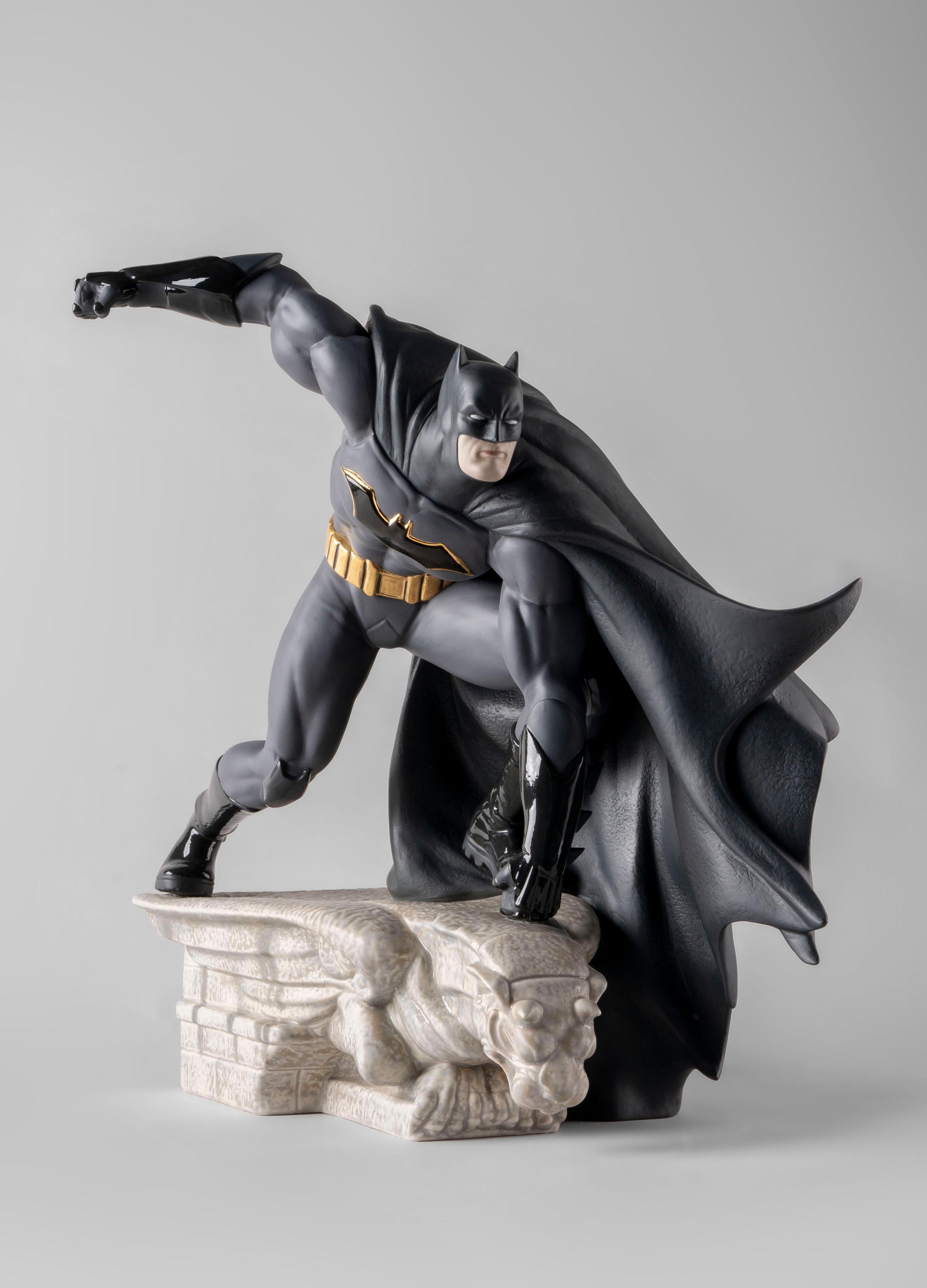 Fatto a mano Scultura di Batman. Edizione limitata in vendita