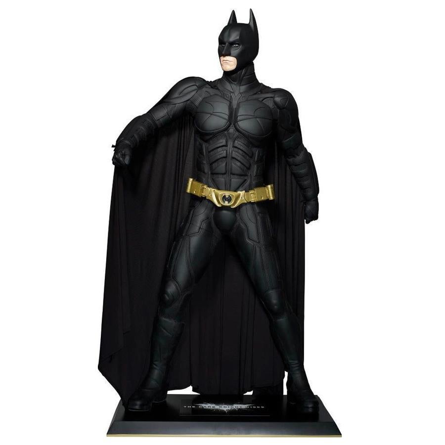 Sculpture life-size Muckle Batman The Dark Knight Rises
from studio OXMOX (6.2 feet tall). In mint condition and factory sealed.
Casted sculpture from the movie 