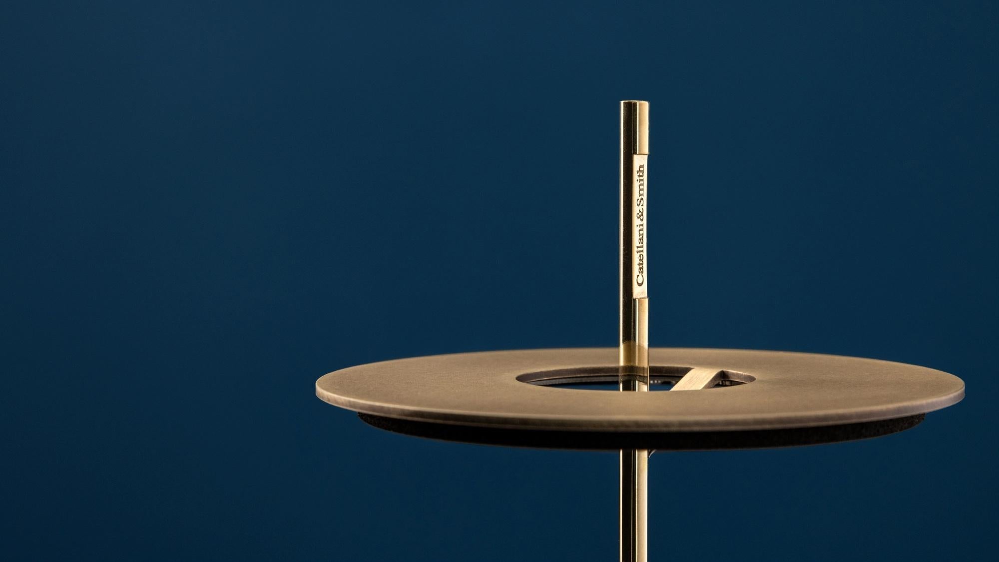 XXI secolo e contemporaneo Lampada a batteria Catellani & Smith Giulietta BE - Finitura nera / asta in ottone in vendita