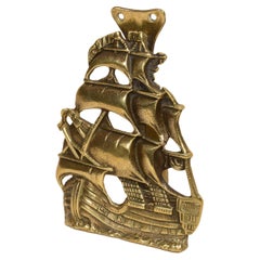 Battiporta raffigurante veliero in navigazione a vele spiegate fusione in ottone