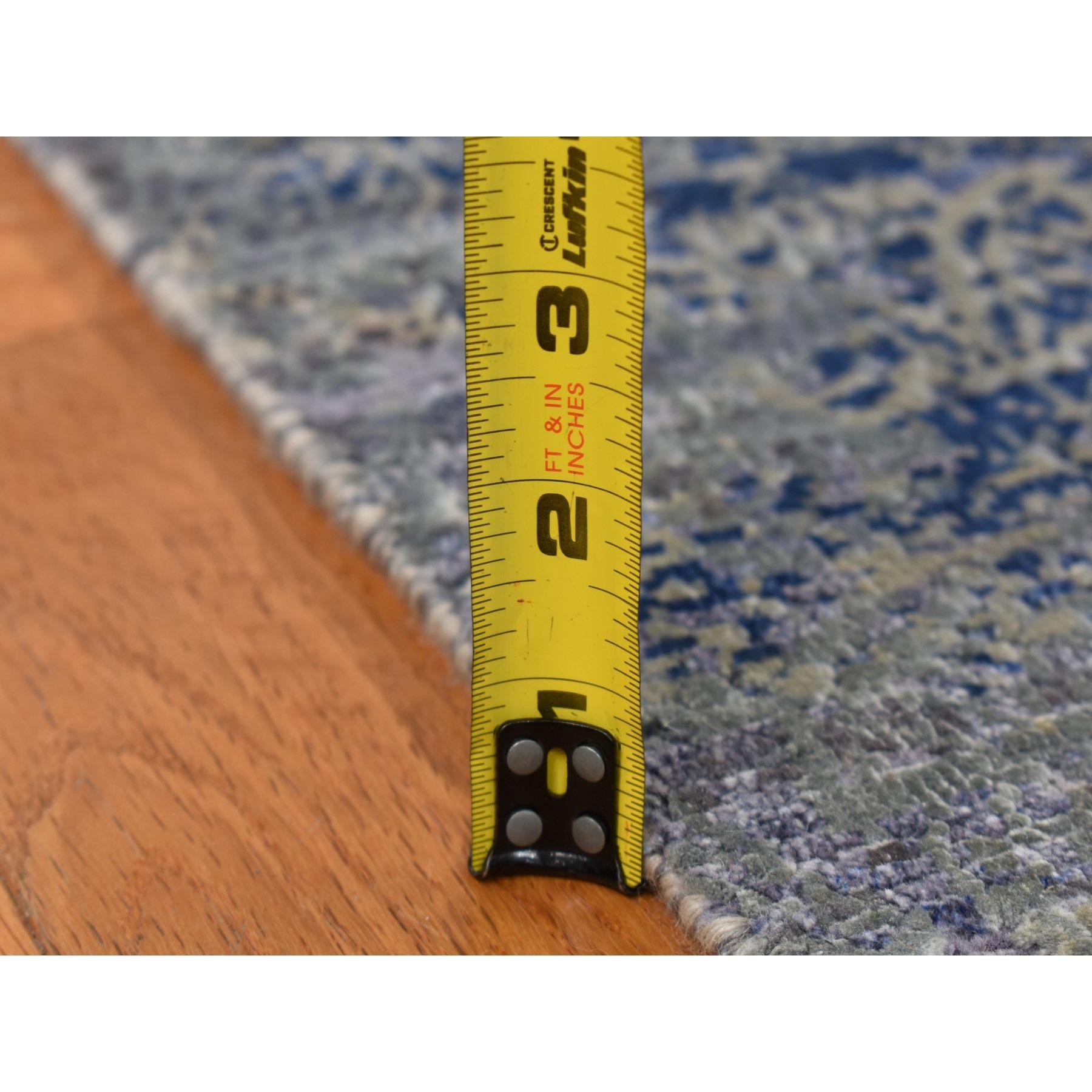Tapis oriental gris Battleship en soie et laine nouée à la main en vente 2
