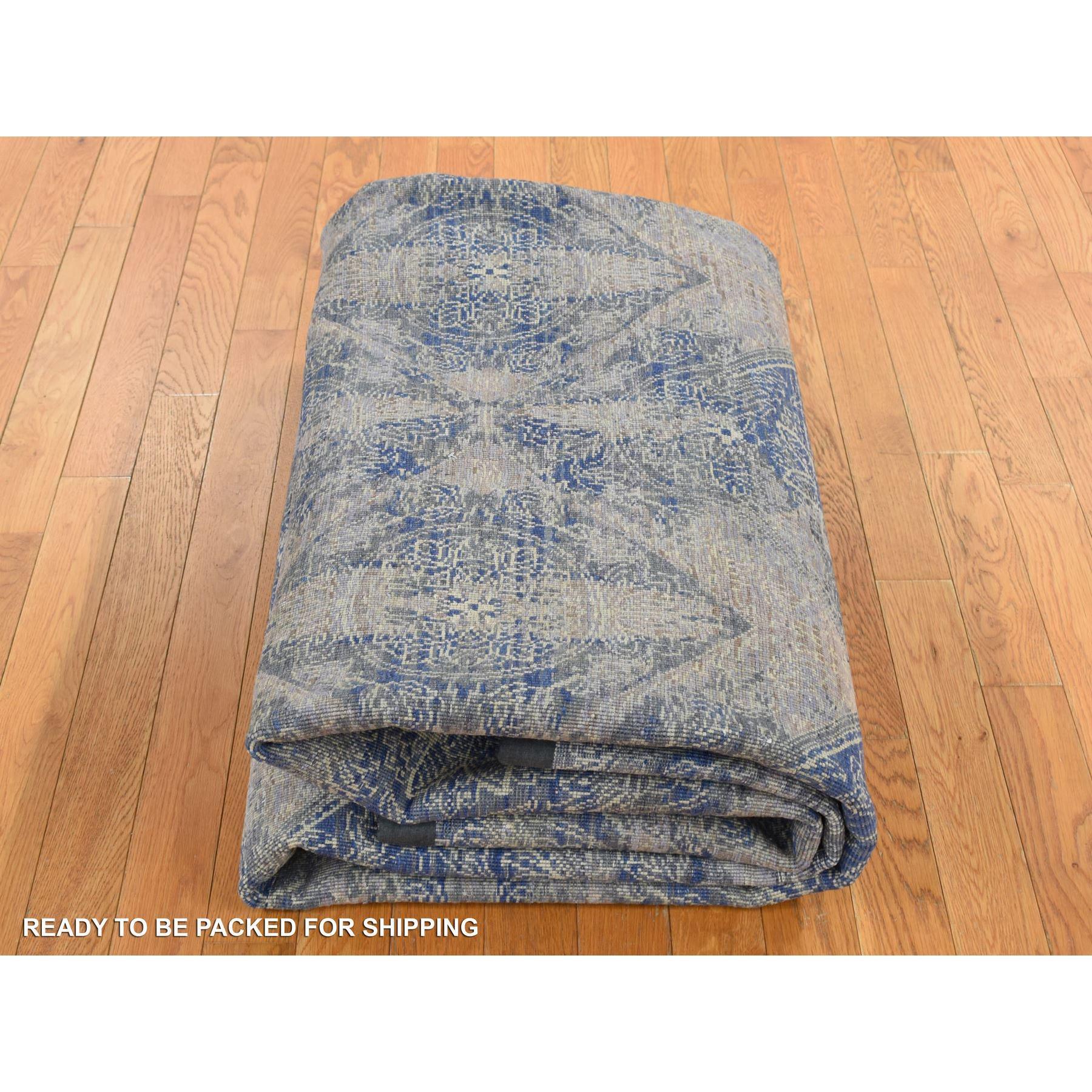 Tapis oriental gris Battleship en soie et laine nouée à la main en vente 1
