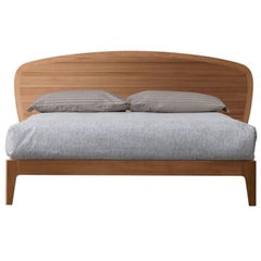 Cama Battlò en Madera de Nogal Canaletto y Acabado Habana