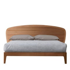Cama Battlò en Madera de Nogal Canaletto y Acabado Habana