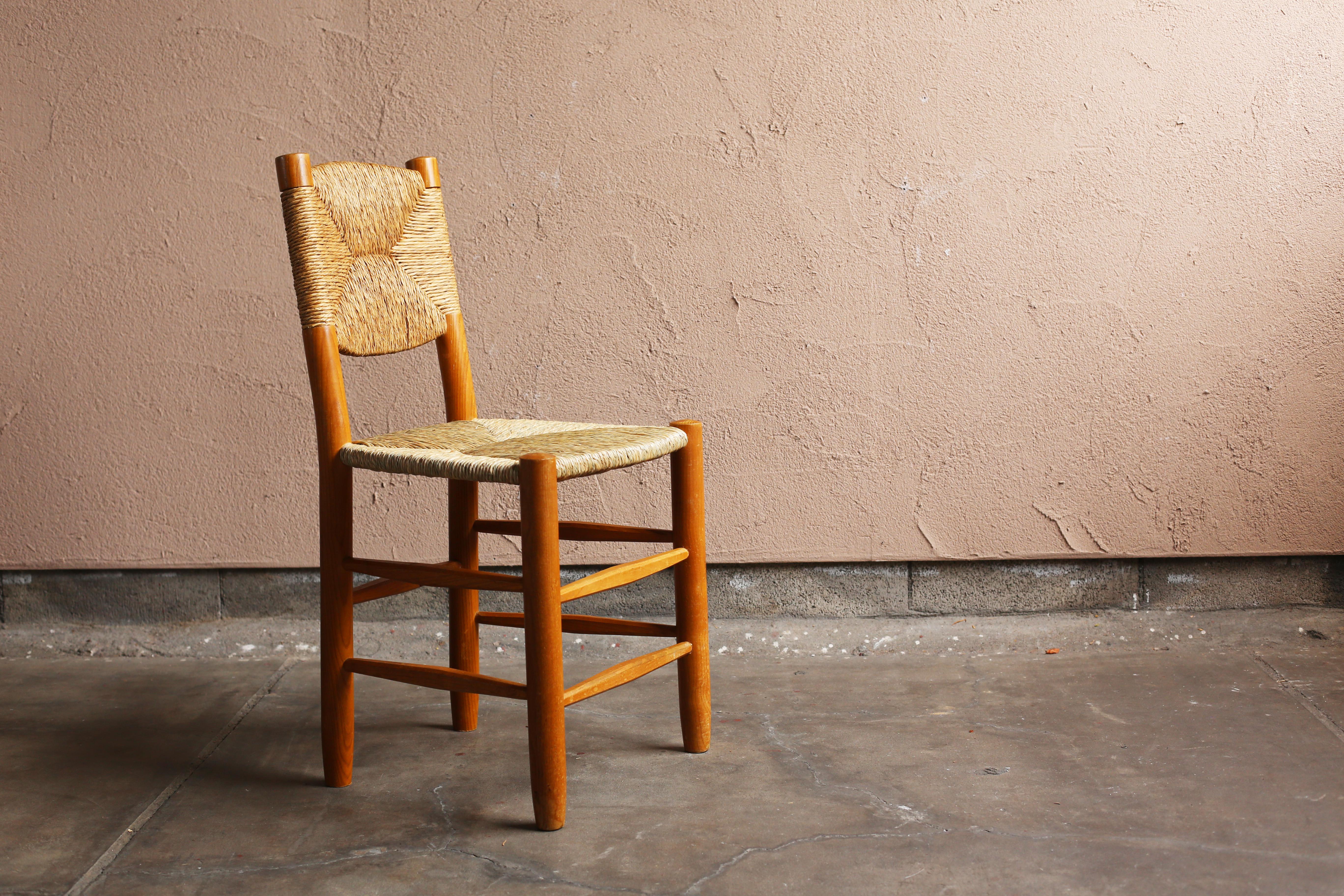 Size :  W420 D400 H820 SH450 mm

Vintage Bauche n°19 by Charlotte Perriand.
The seat has been repaired with French Rush. The wood is in good condition.