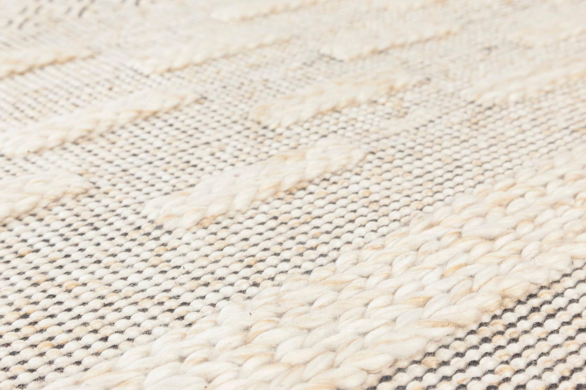 Bauer Kollektion Geometrisch Beige Schwarz Handgefertigte Wolle von Teppich Doris Leslie Blau (Moderne) im Angebot