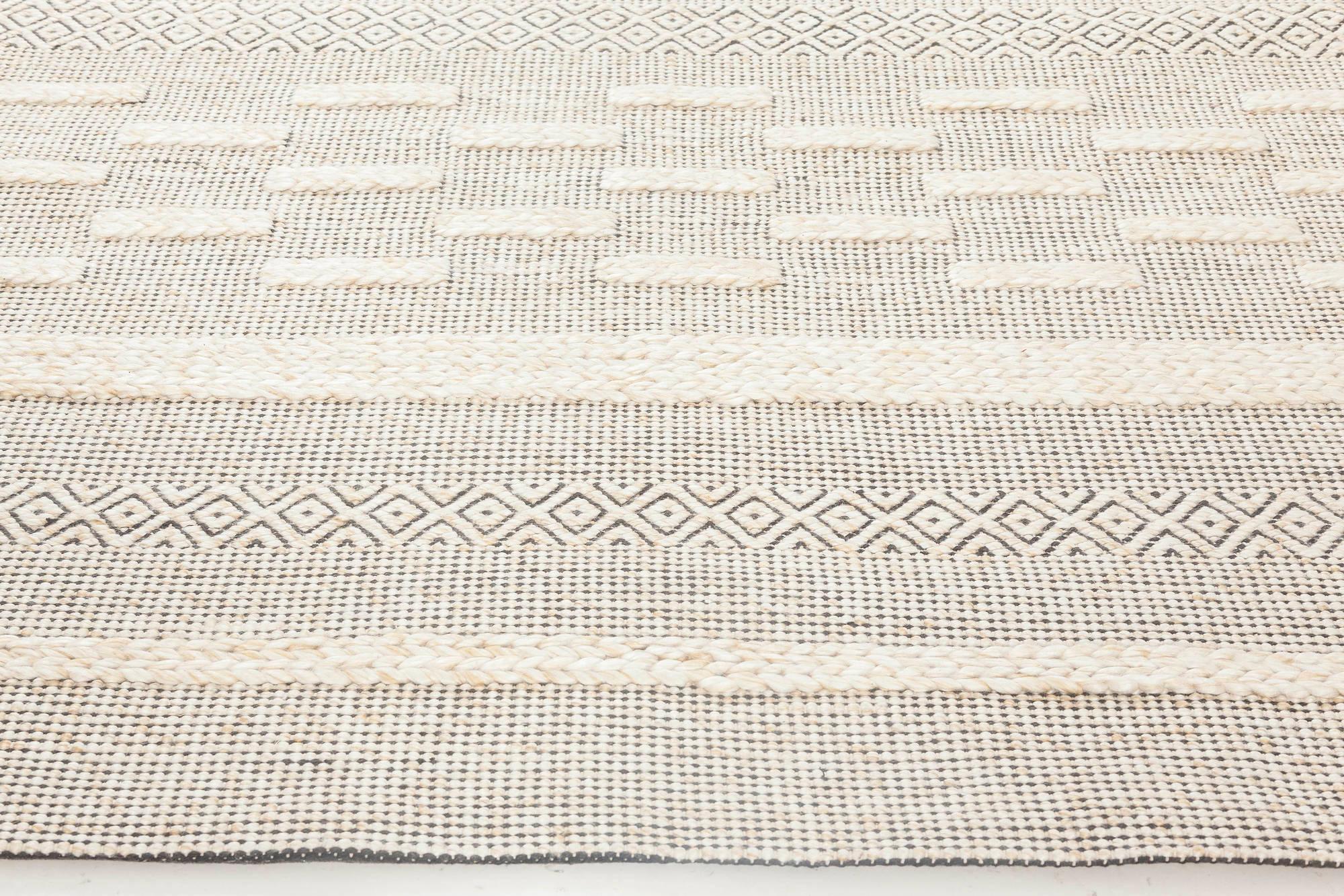 Bauer Kollektion Geometrisch Beige Schwarz Handgefertigte Wolle von Teppich Doris Leslie Blau (Handgeknüpft) im Angebot