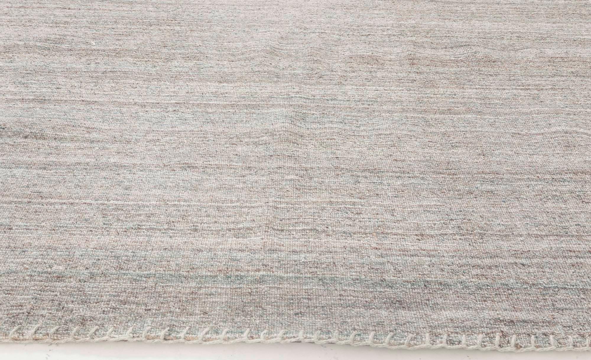 Bauer Collection Modern Grey Pattern-Less Rug by Doris Leslie Blau In New Condition For Sale In New York, NY