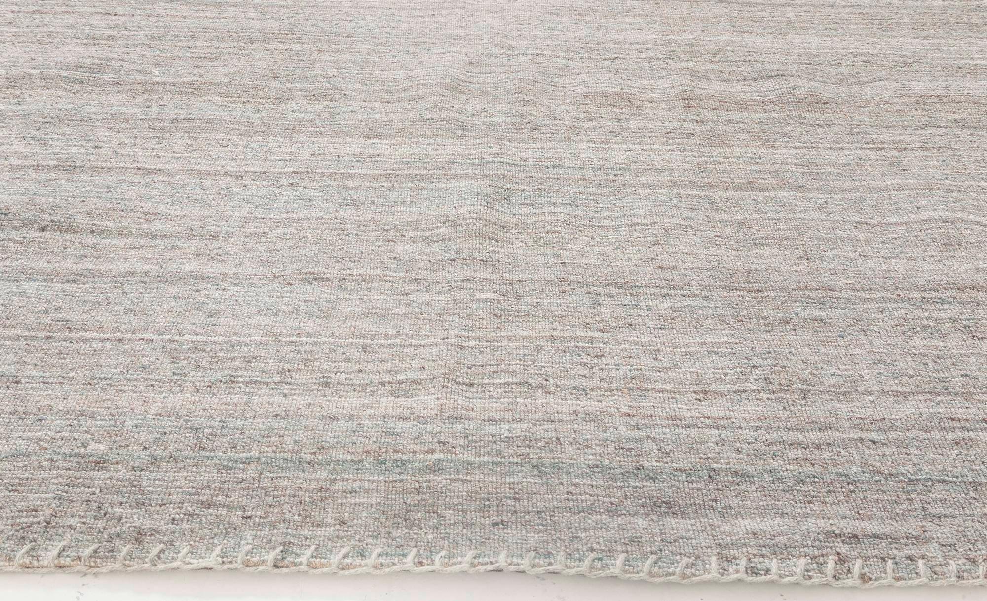 Bauer Collection Modern Grey Pattern-Less Rug by Doris Leslie Blau Anudado a mano en venta