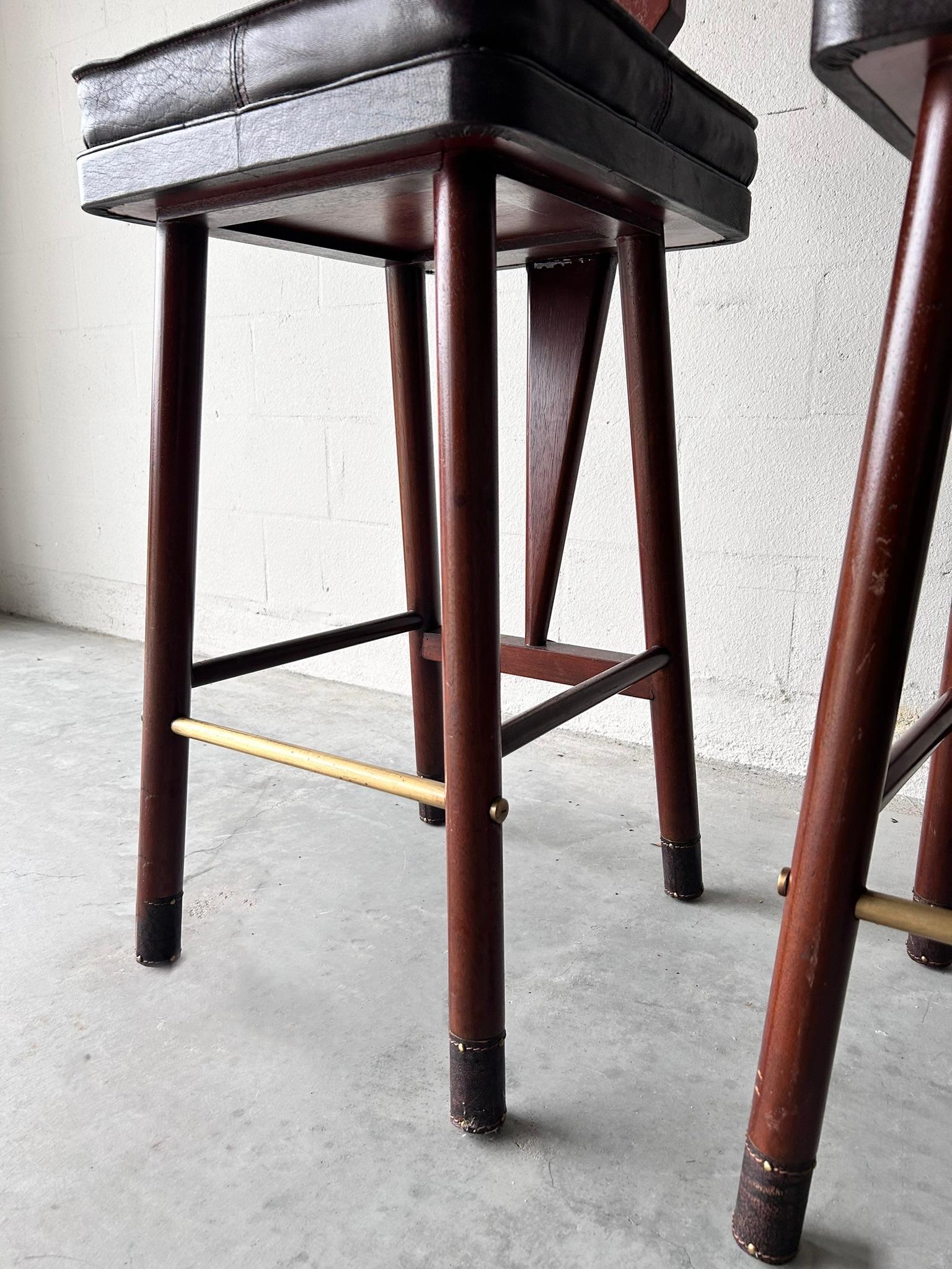 20th c. Brass and Leather Barstools  In Good Condition For Sale In Clermont, FL