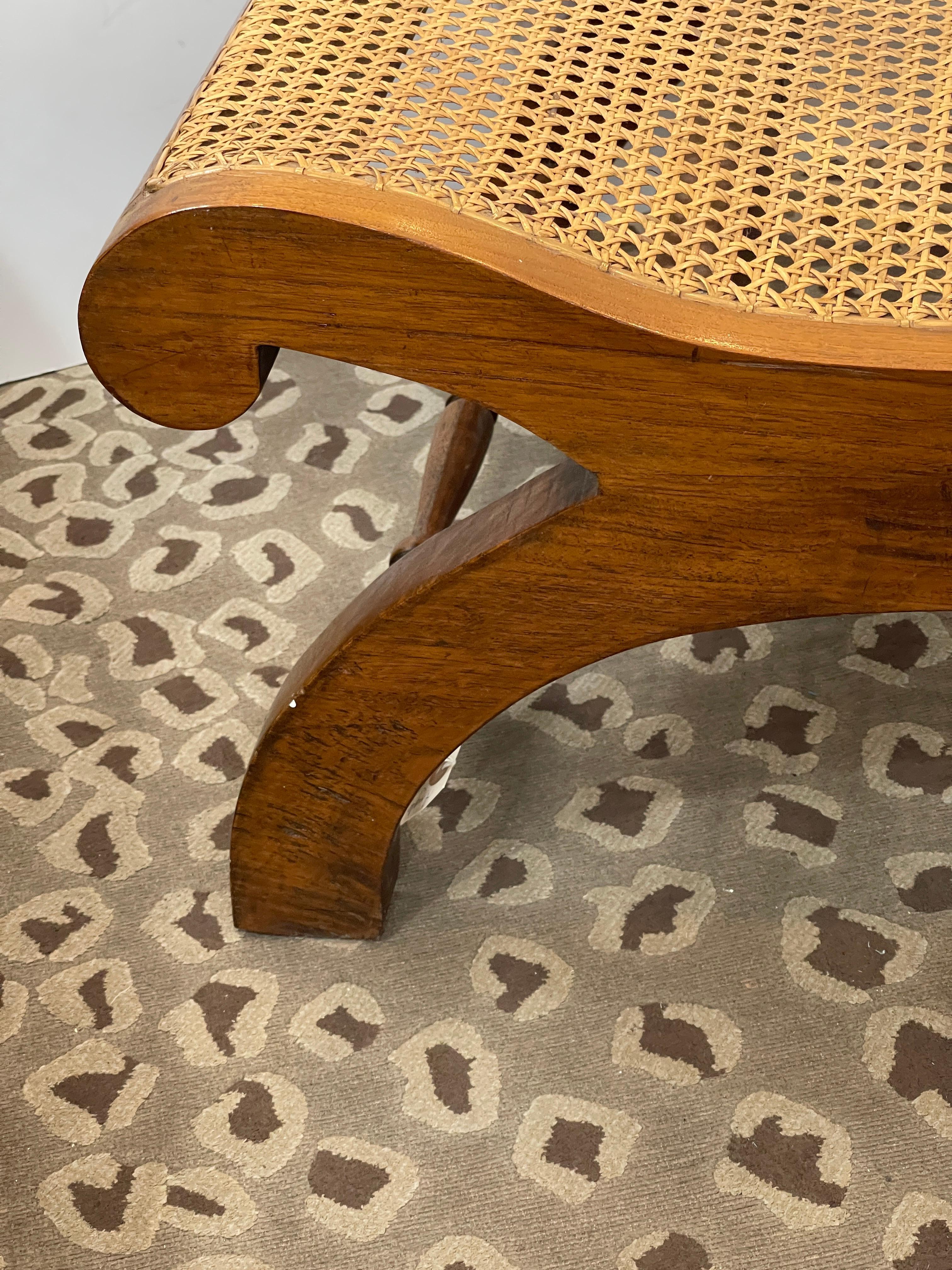 Bauer International Inc.  Ottoman en rotin de style British Colonial en vente 3
