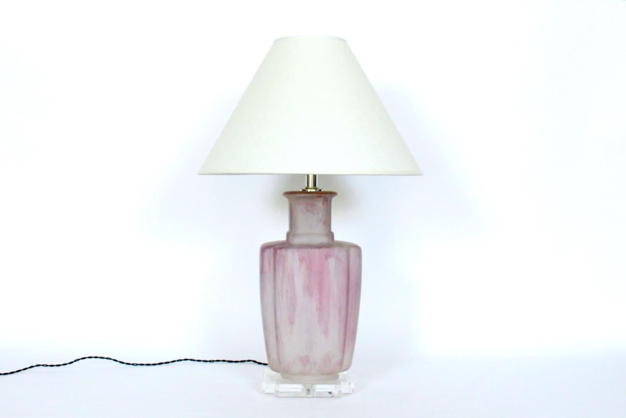 Bauer Lamp Company, Glas-Tischlampe „Clearlite“, mattiertes Rosa, 1970er-Jahre im Angebot 5