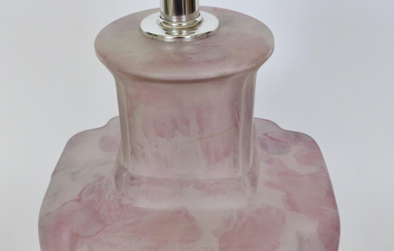 Bauer Lamp Company, Glas-Tischlampe „Clearlite“, mattiertes Rosa, 1970er-Jahre (Glaskunst) im Angebot