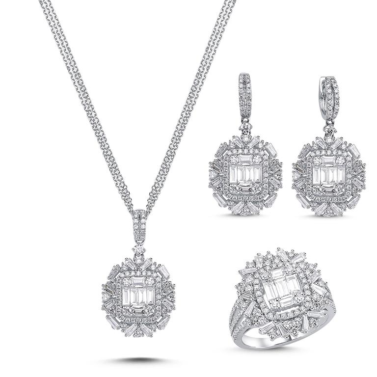 Willkommen im Istanbuler Diamantenhaus!
Diese Baugette-Halskette ist ein Unikat für Baugette-Liebhaber!
Es hat sowohl baugette als auch runde Diamanten auf dem 18k Gold. (0,82 ct Baugette Diamanten und 0,69 ct runde Diamanten)
Es eignet sich sowohl