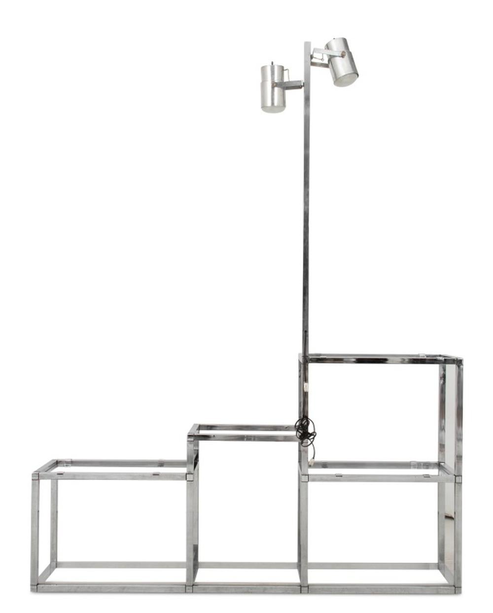Lampada Etagere in cromo e lucite in stile Milo Baughman, con ripiani aperti in lucite, due luci a faretto, apparentemente senza marchio. 84