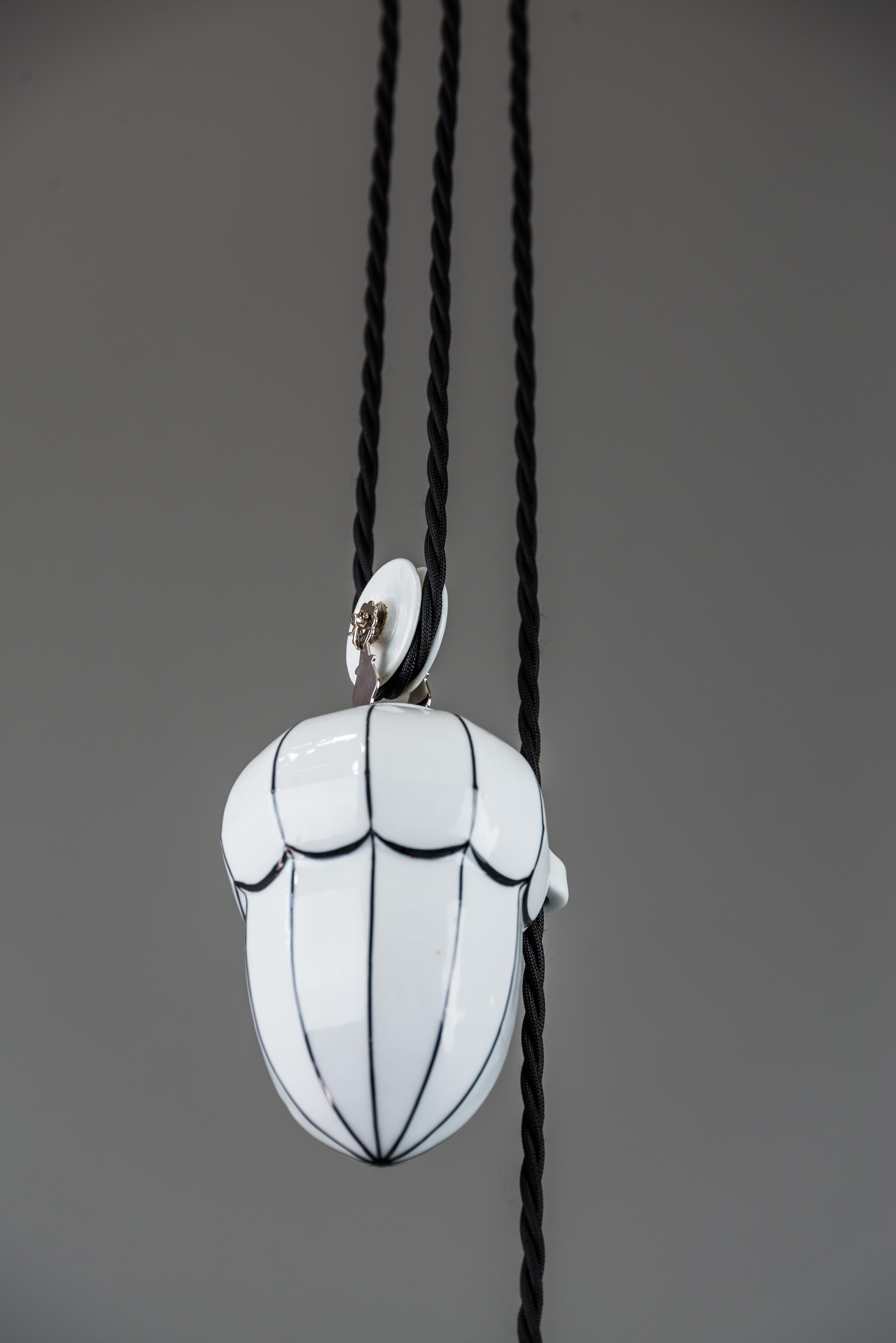 Placcato Lampadario in porcellana regolabile Bauhaus con paralume originale, circa 1920 in vendita