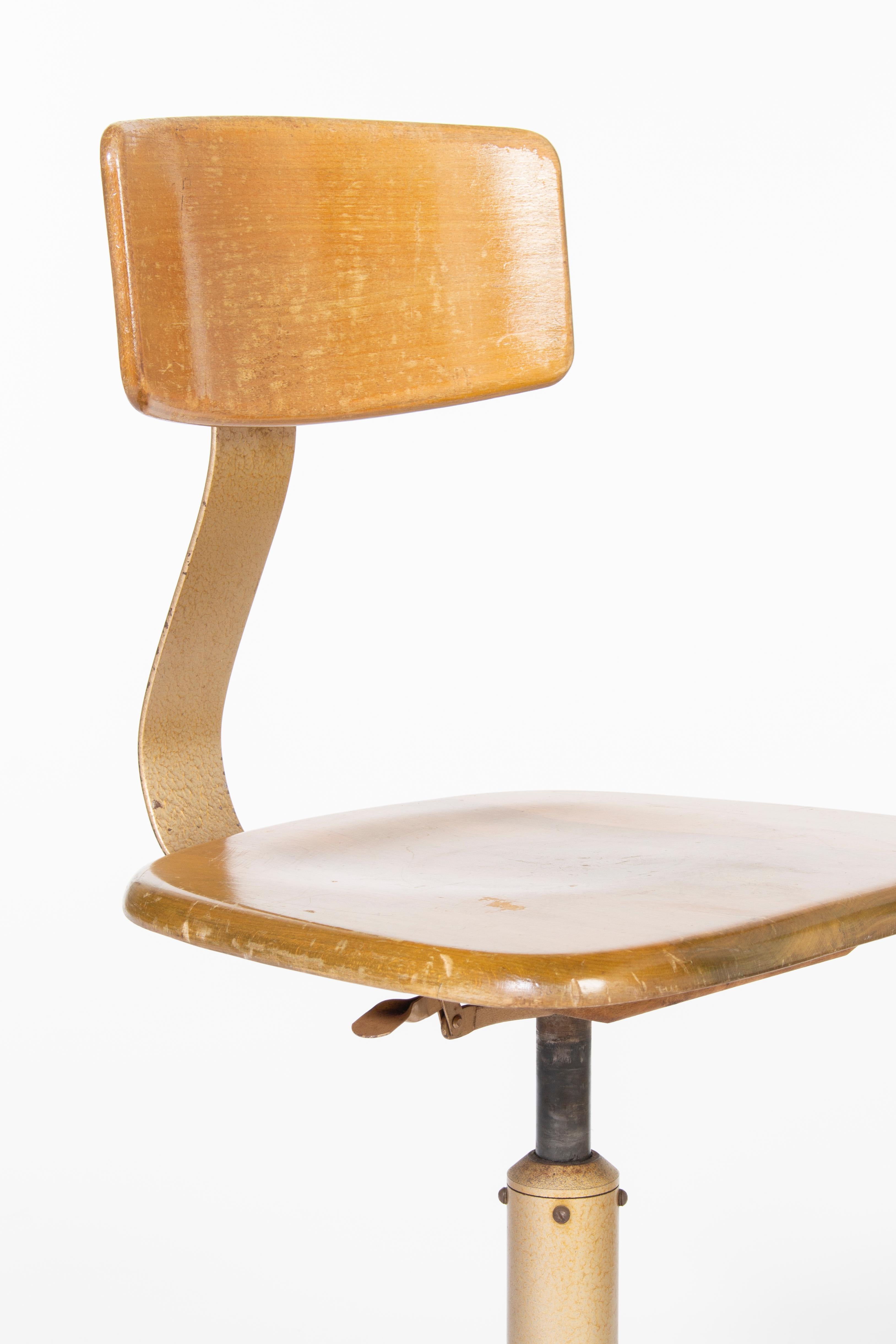 Allemand Fauteuil pivotant d'atelier Bauhaus Ama Elastik en bois, modèle n° 364 en vente