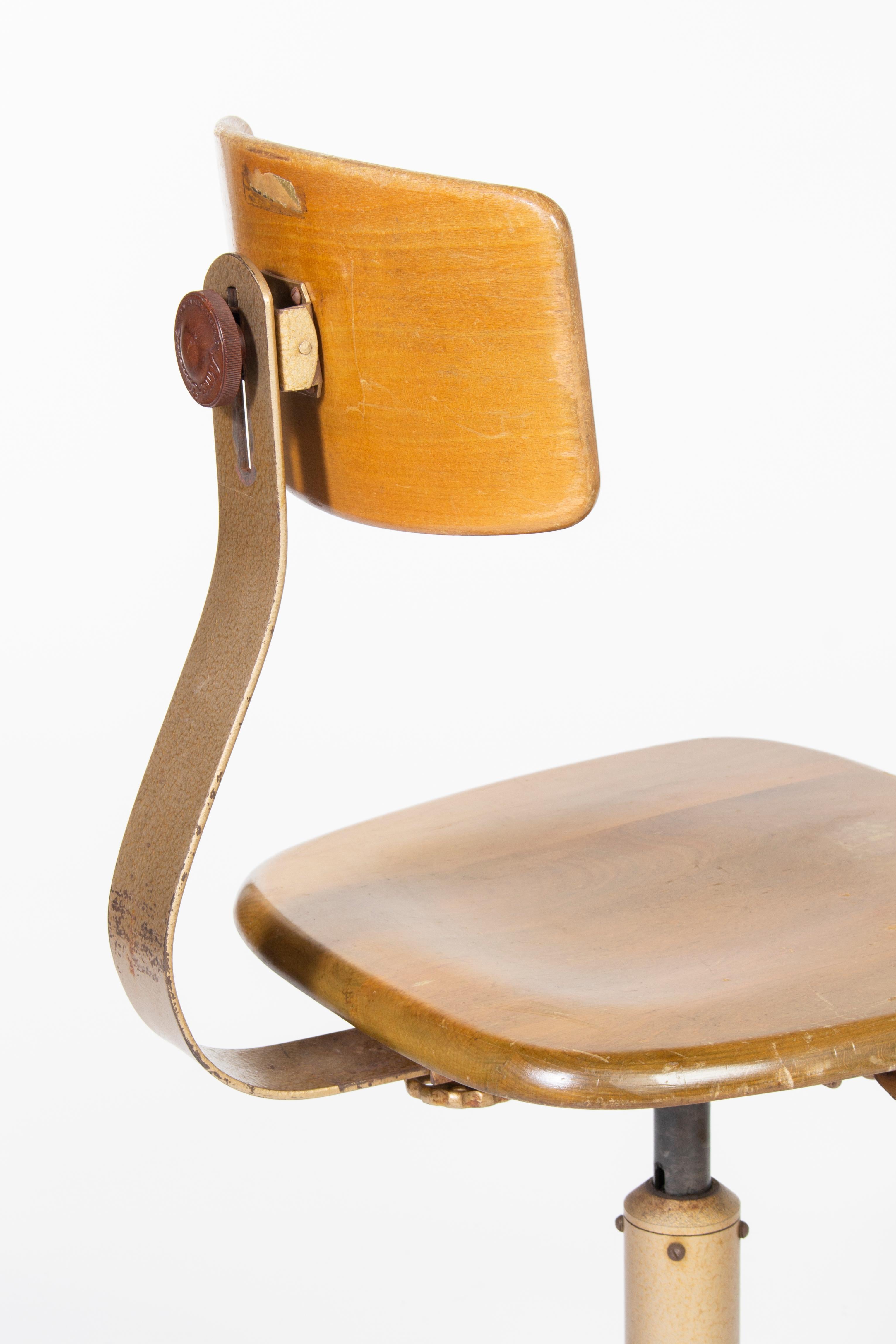 German Bauhaus Ama Elastik Wooden Workshop Swivel Chair, Model No. 364 For Sale