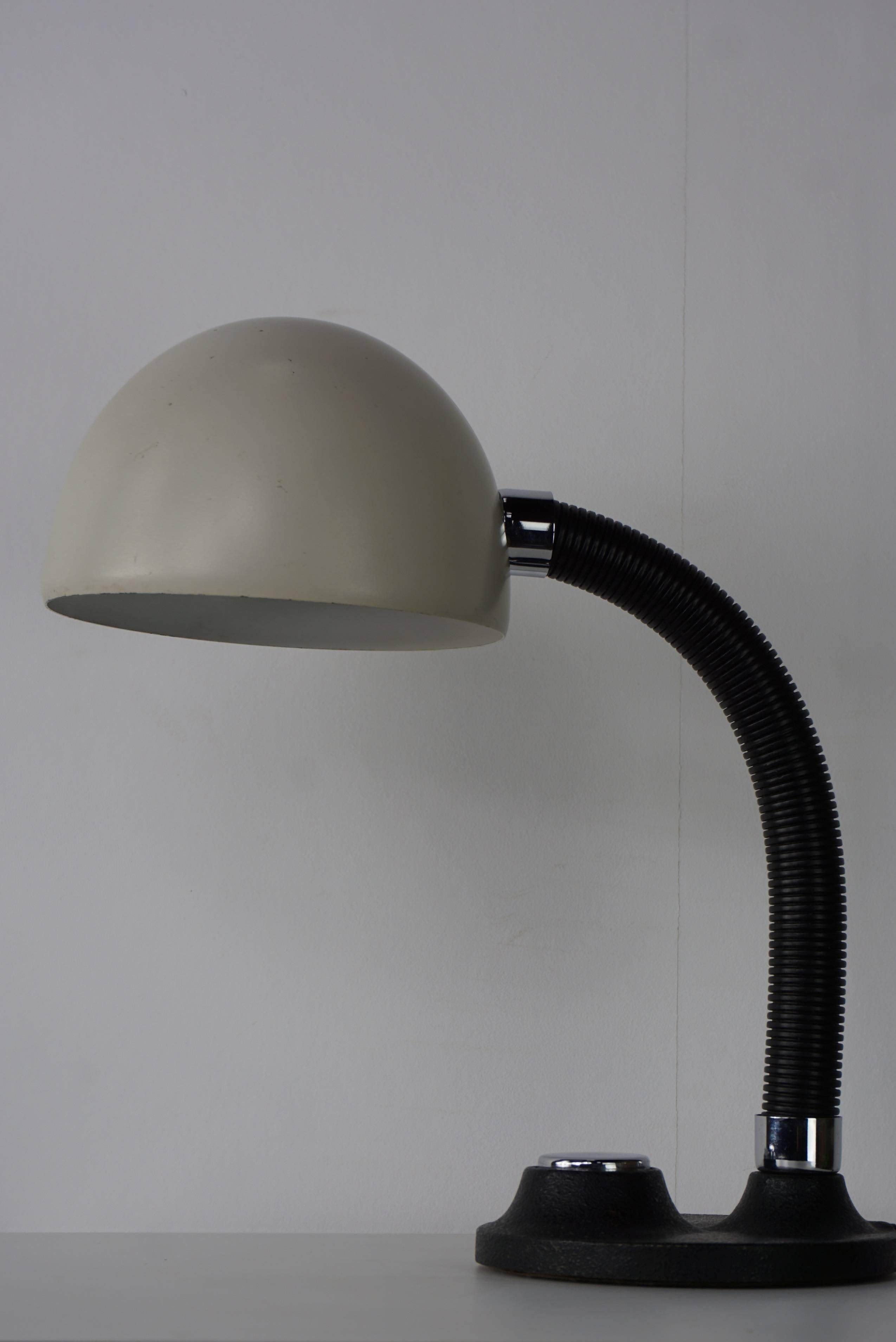 Bauhaus and Industrial Design Lamp by Hillebrand In Good Condition In Tourcoing, FR