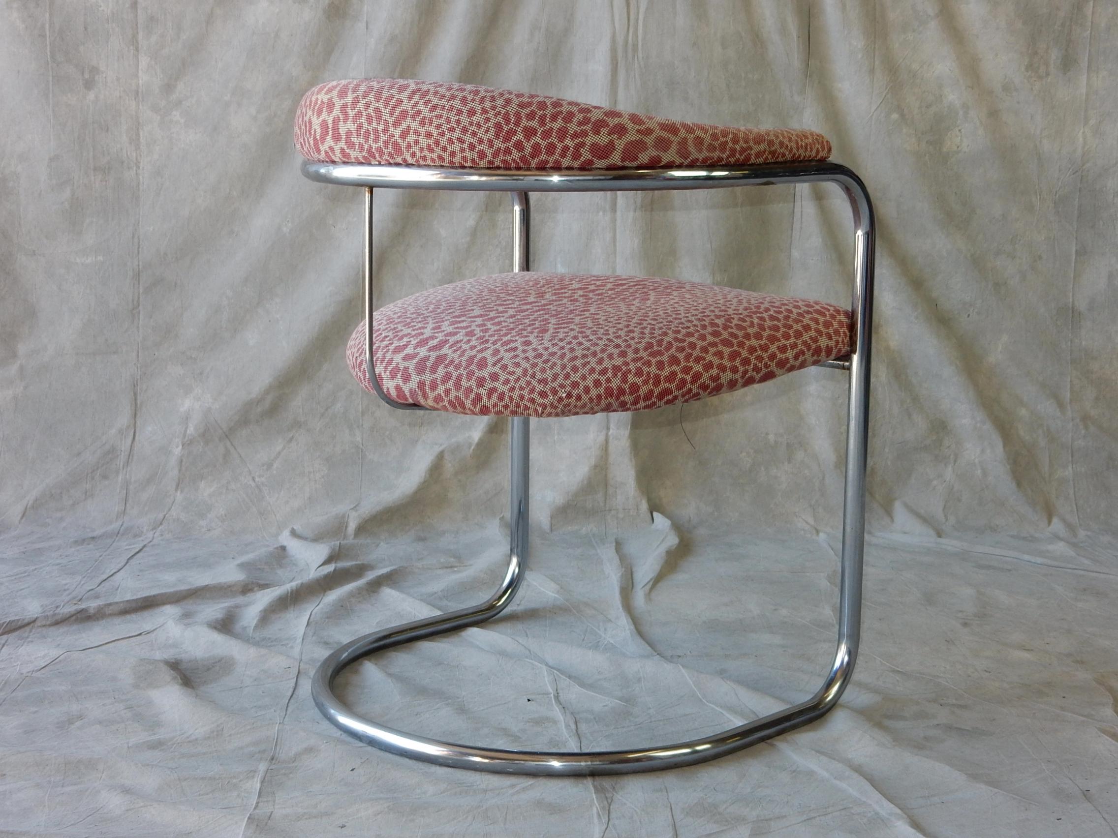 Esszimmerstühle im Bauhaus Anton Lorenz-Design mit 4 Sitzen und rosa Leopardenmuster (Stahl) im Angebot