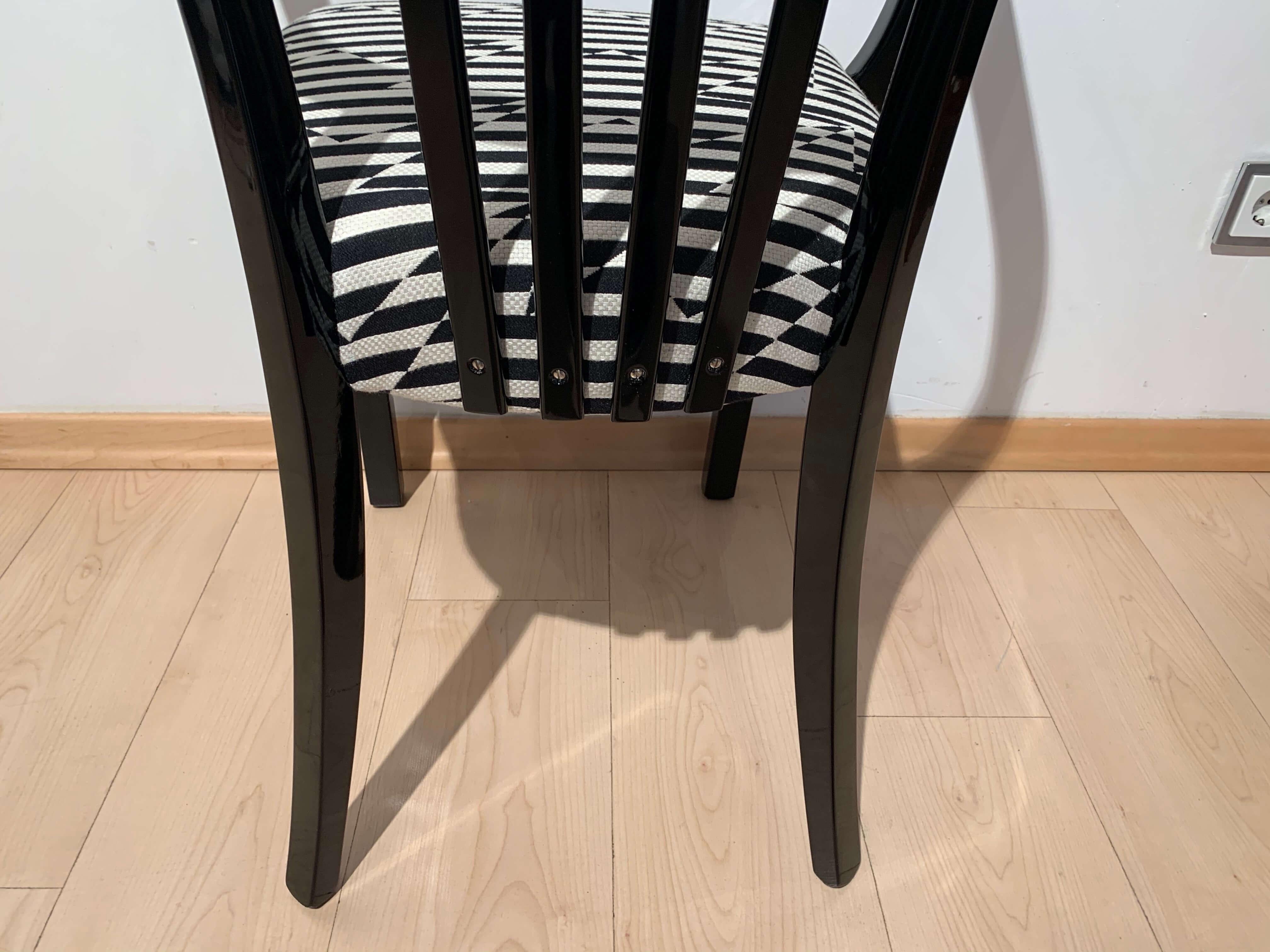 Bauhaus Armchair, Black Piano Lacquer on Beech, Four Sprouts, Germany circa 1930 4