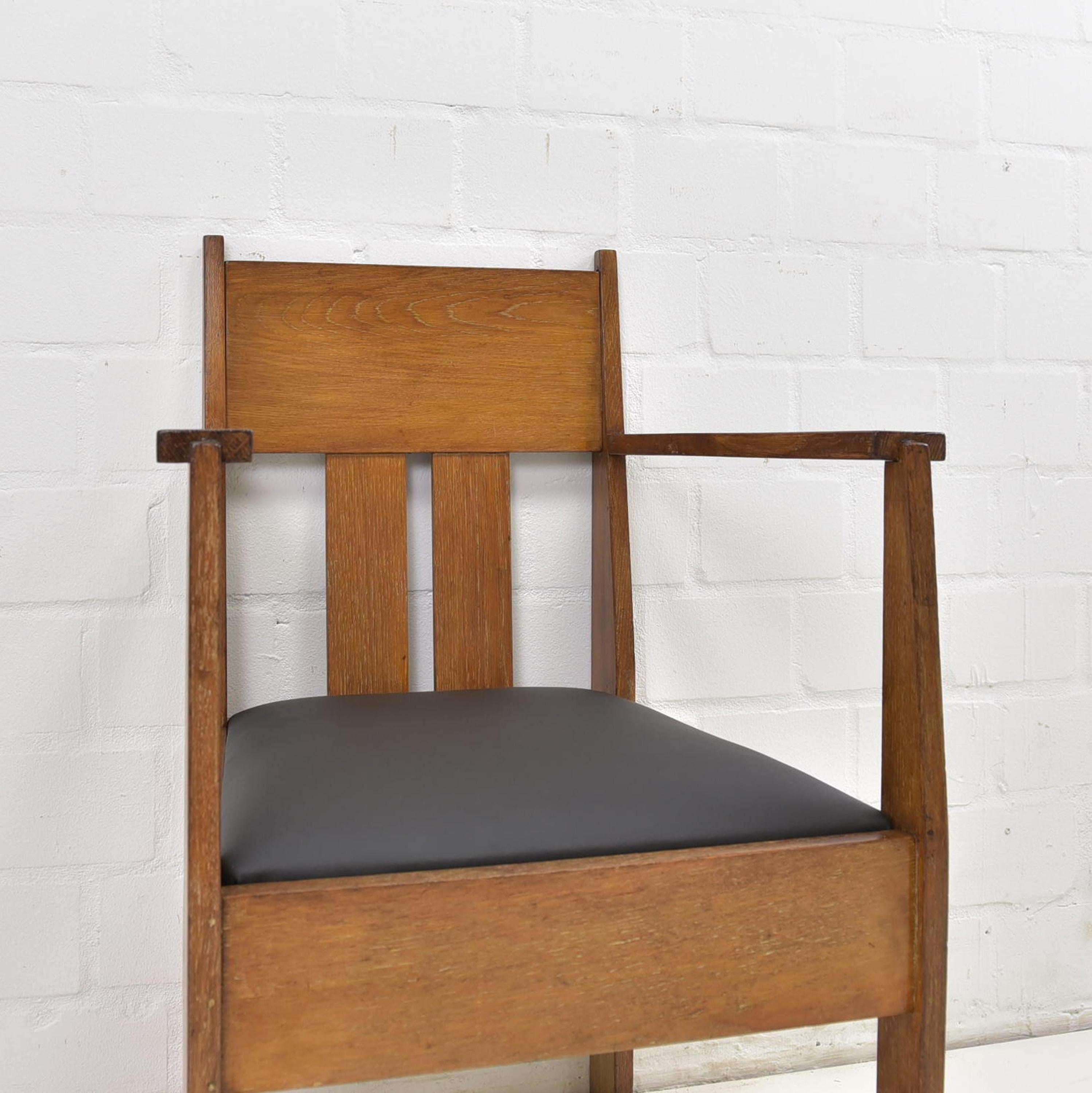 Bauhaus Armchair Desk Chair in Oak, 1930 In Good Condition For Sale In Lüdinghausen, DE