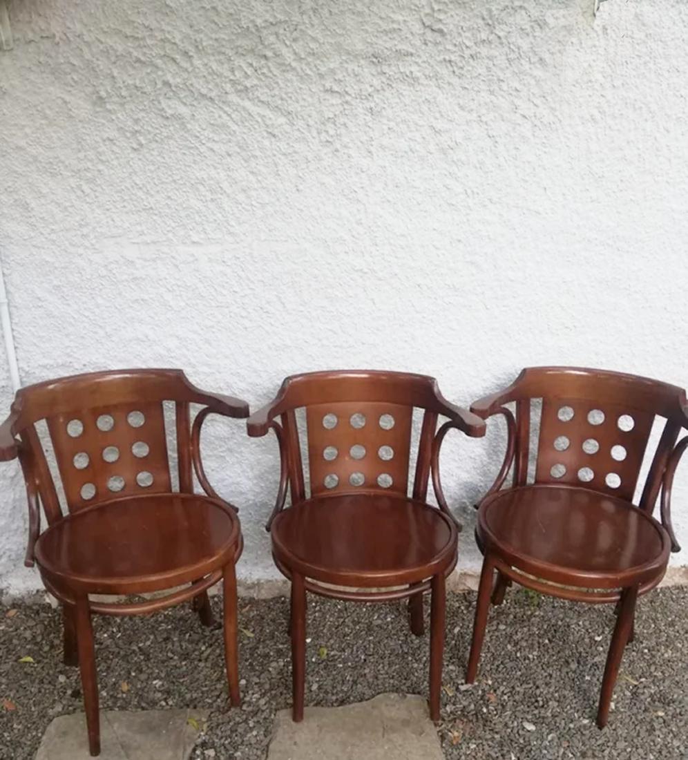 3 Chairs after Thonet /J Hoffman Style , from the years between 1950-1965.
 
They are in very very good condition, they are hardly used, almost like new.

They are in very good condition, almost unused. Solid both the structure and the seat.
