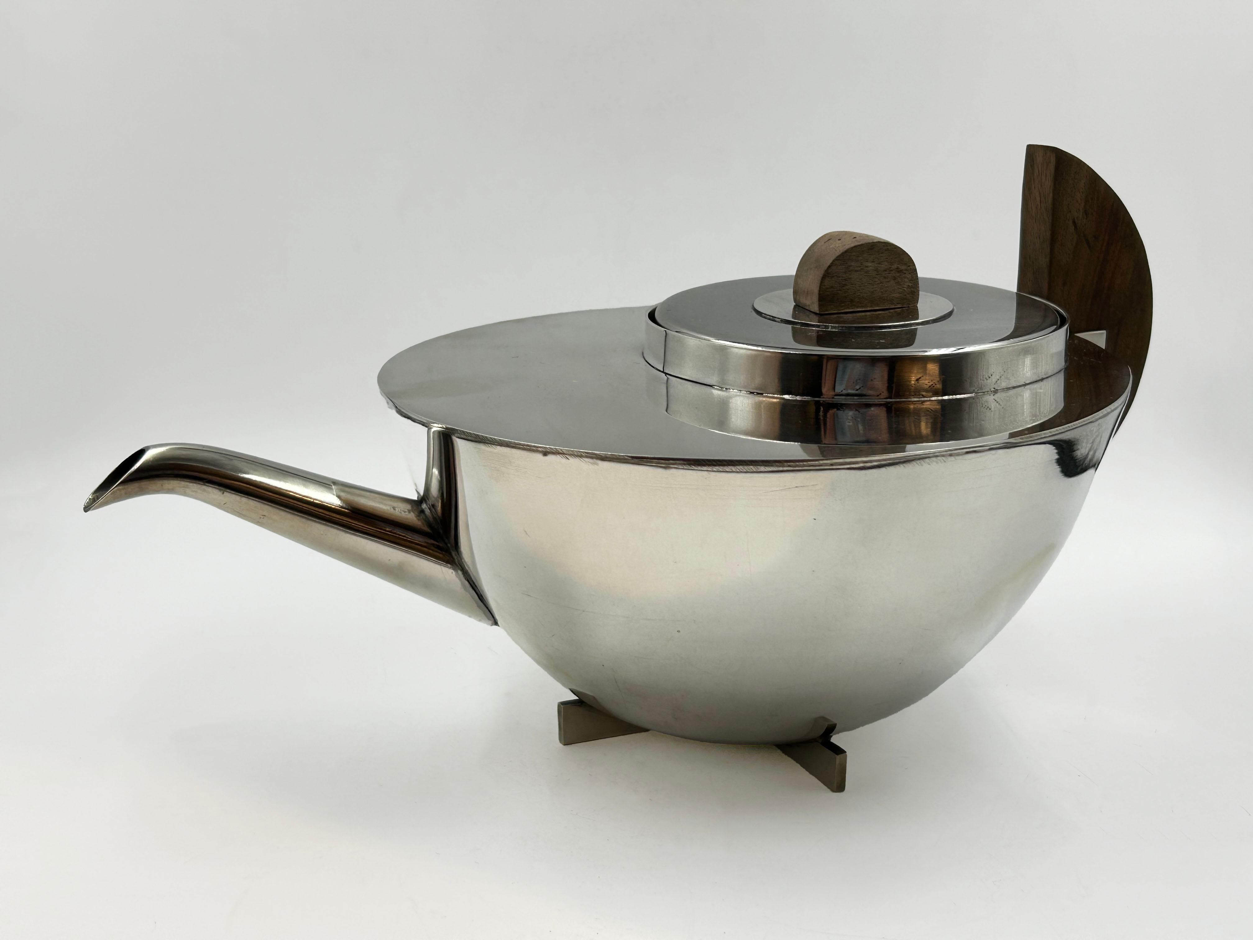 Allemand Théière en métal argenté Bauhaus Art Deco en vente