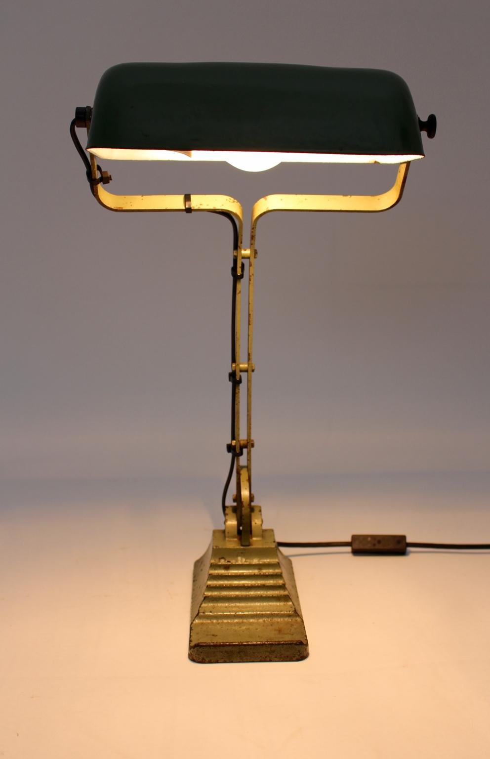 Bauhaus Art Deco Green Metal Vintage Table Lamp, 1920s For Sale 1