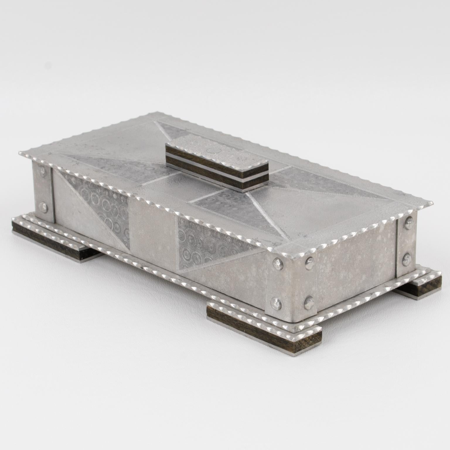 Gran caja de aluminio modernista Bauhaus Arts and Crafts, hacia 1920 Alemán en venta