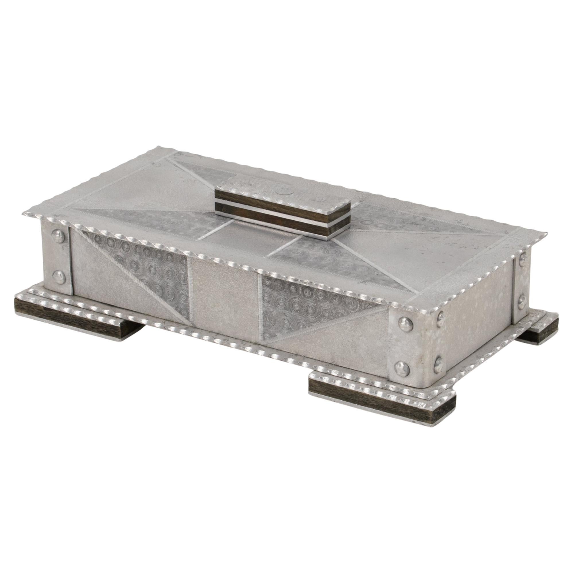 Grande boîte en aluminium moderniste Bauhaus Arts and Crafts, vers 1920