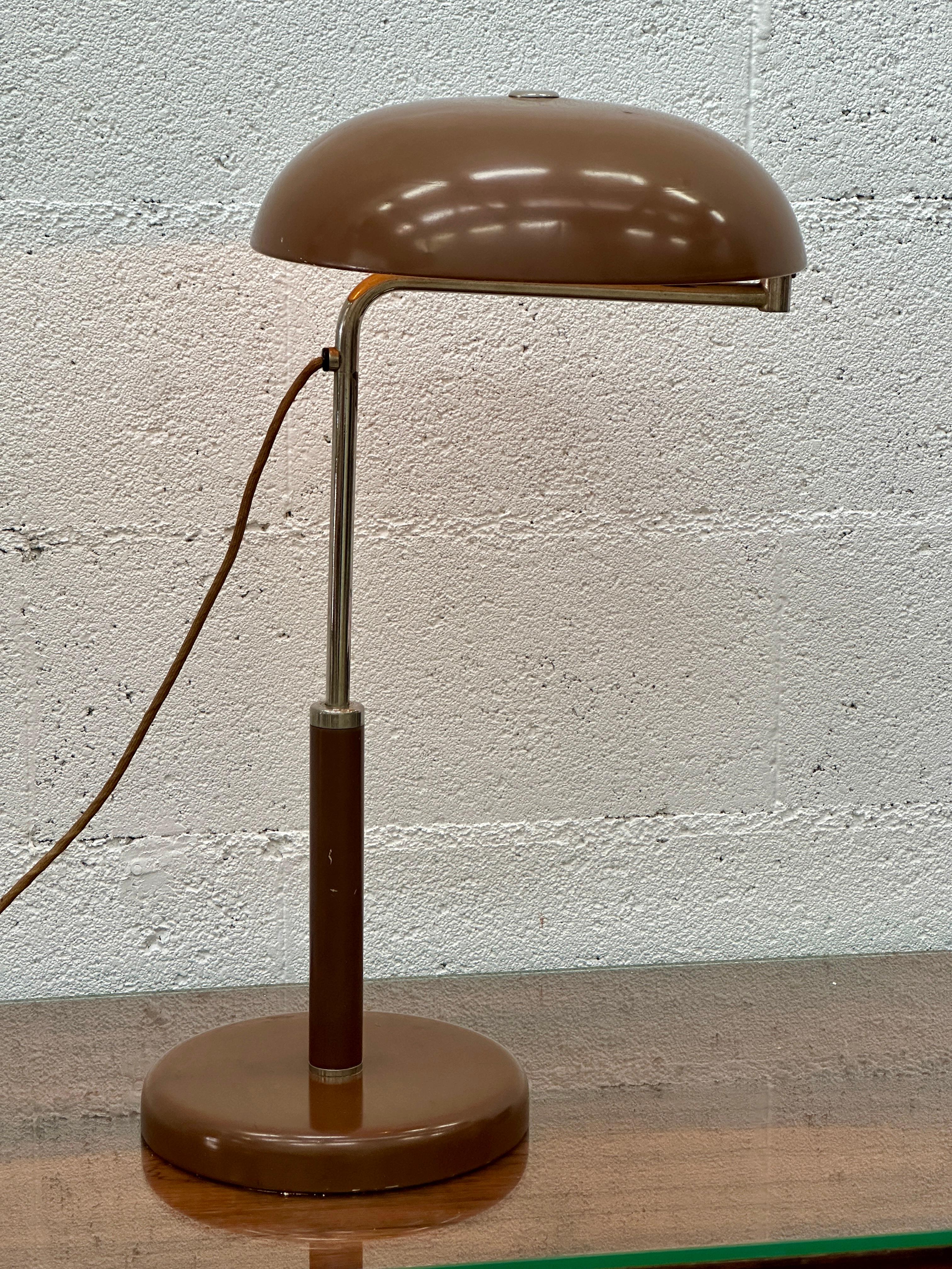 Bauhaus BAG Turgi braune Schreibtischlampe von Alfred Muller (Schweiz) 1930er Jahre im Angebot 2