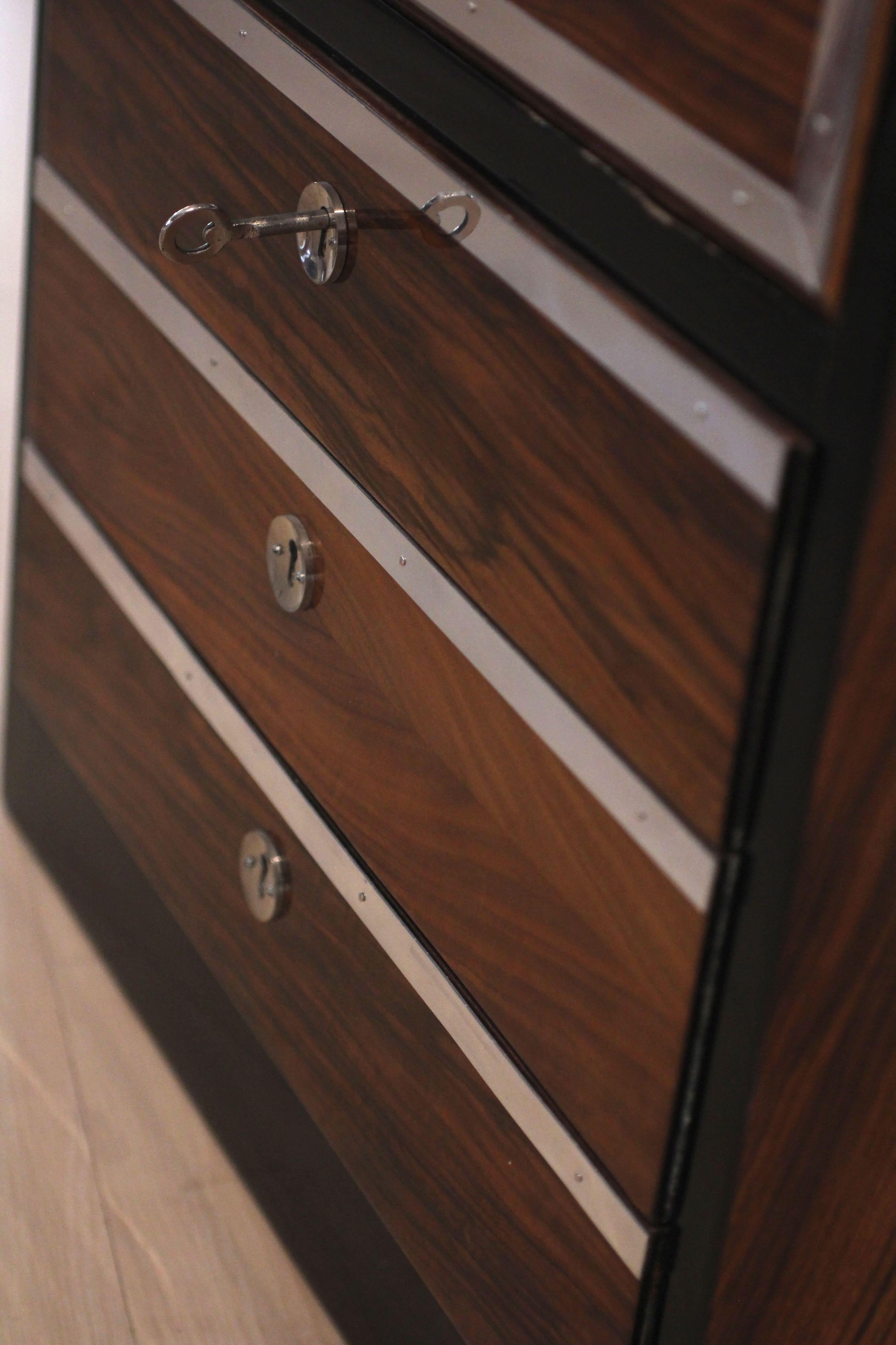 Modernist Bar Cabinet, Walnut and Maple, Germany, circa 1930 3