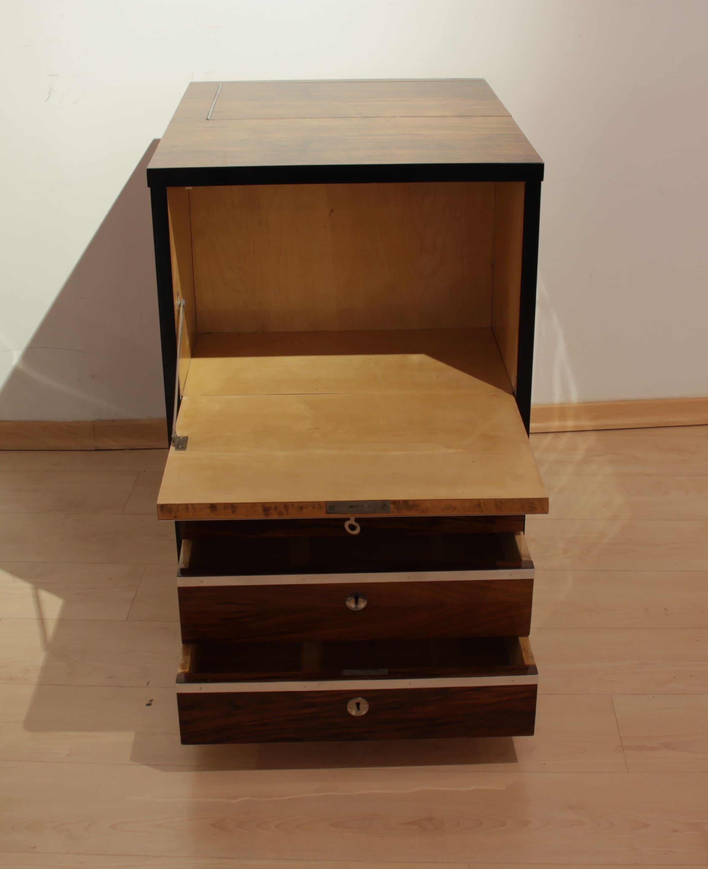 Mid-20th Century Modernist Bar Cabinet, Walnut and Maple, Germany, circa 1930