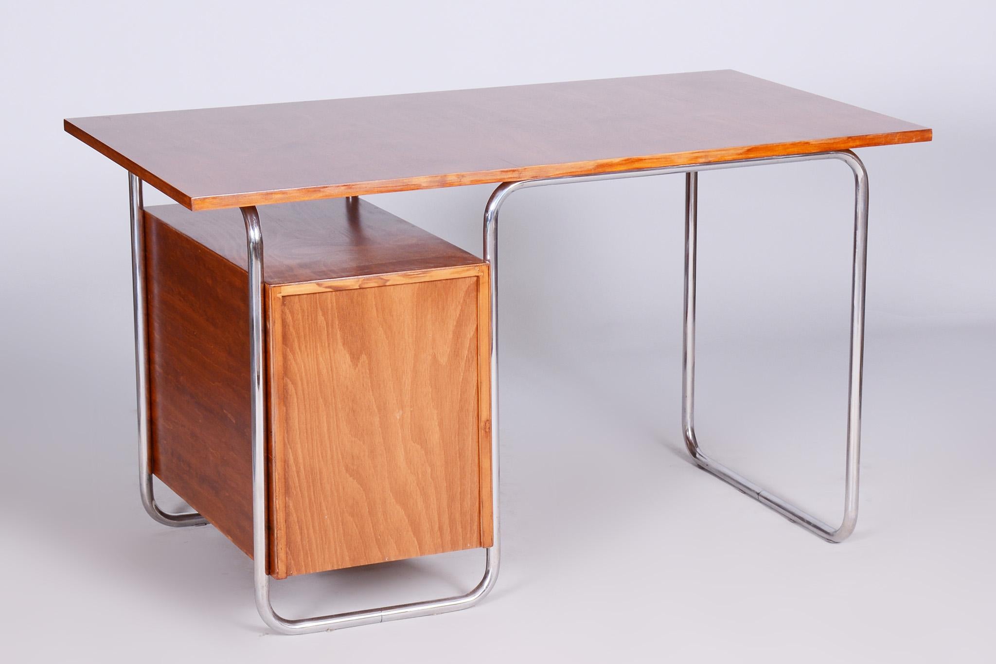 Bauhaus Beech Writing Desk Made in 1930s by Robert Slezak, Czechia, Restored For Sale 6