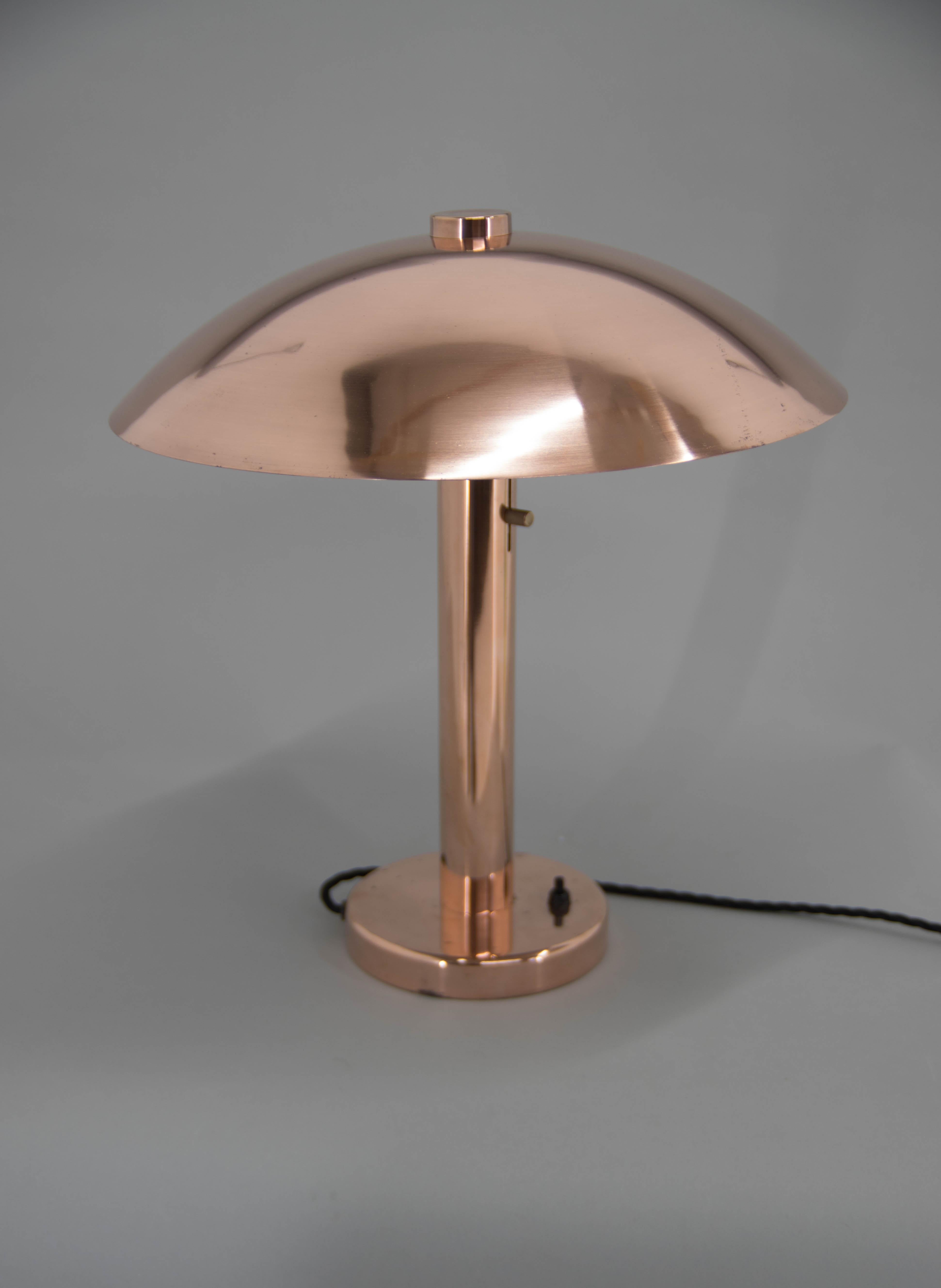 Lampe de table Bauhaus Big Mushroom, années 1930, restaurée en vente 5