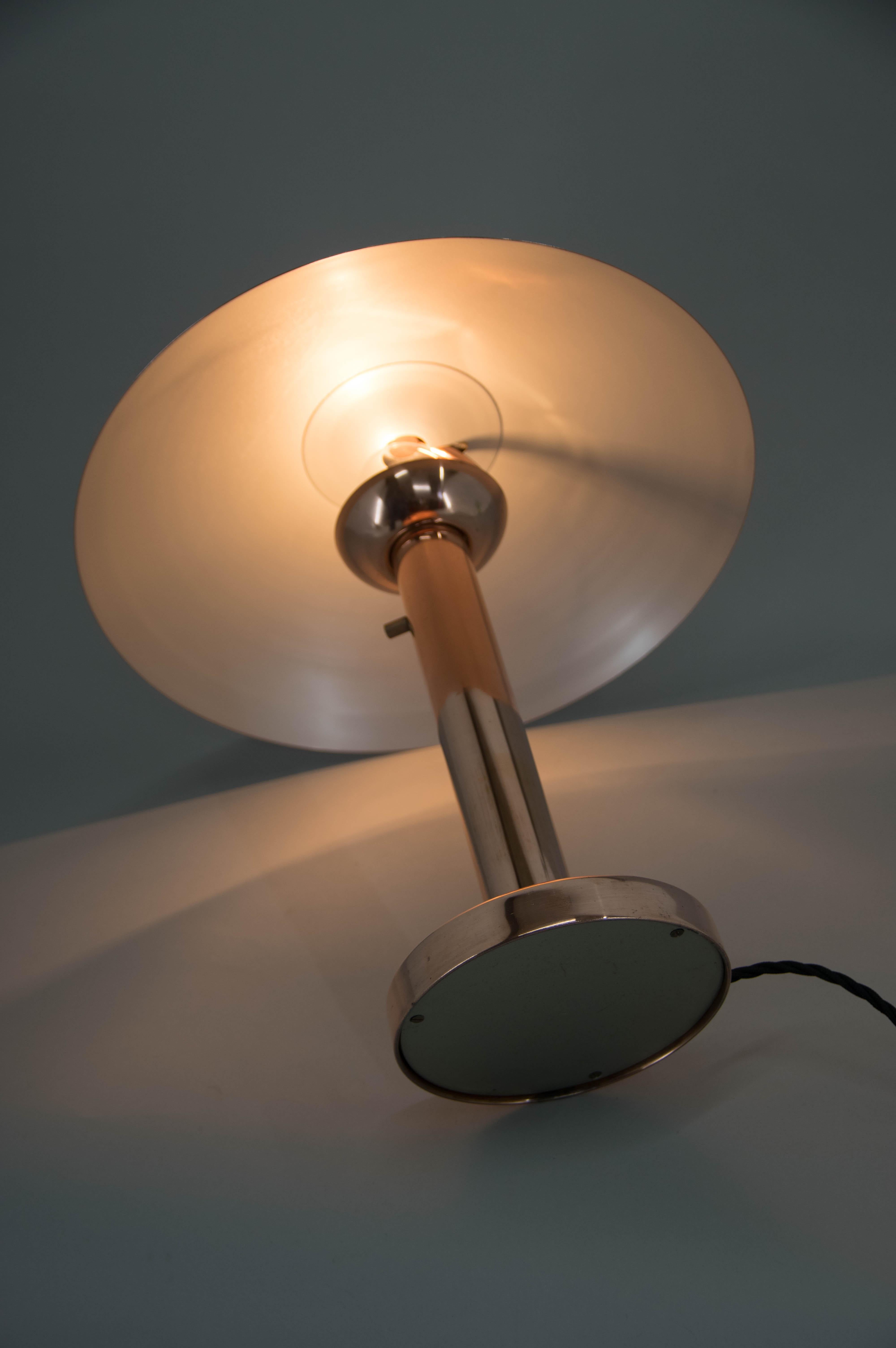 Lampe de table Bauhaus Big Mushroom, années 1930, restaurée en vente 3