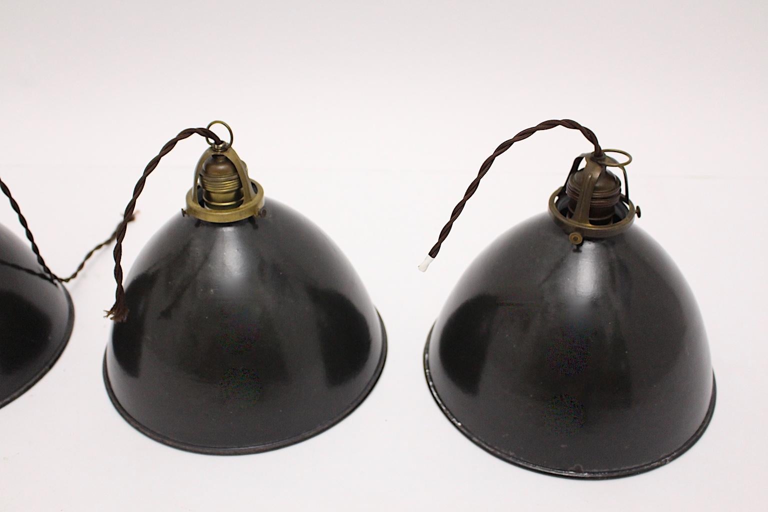 Bauhaus Black and White Vintage Set of four Email Hanging Lamps, 1920s, Germany For Sale 2