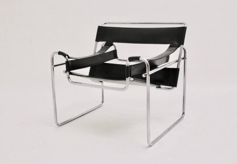 Bauhaus Black Leather Vintage Lounge Chair Wassily by Marcel Breuer Germany In Good Condition For Sale In Vienna, AT