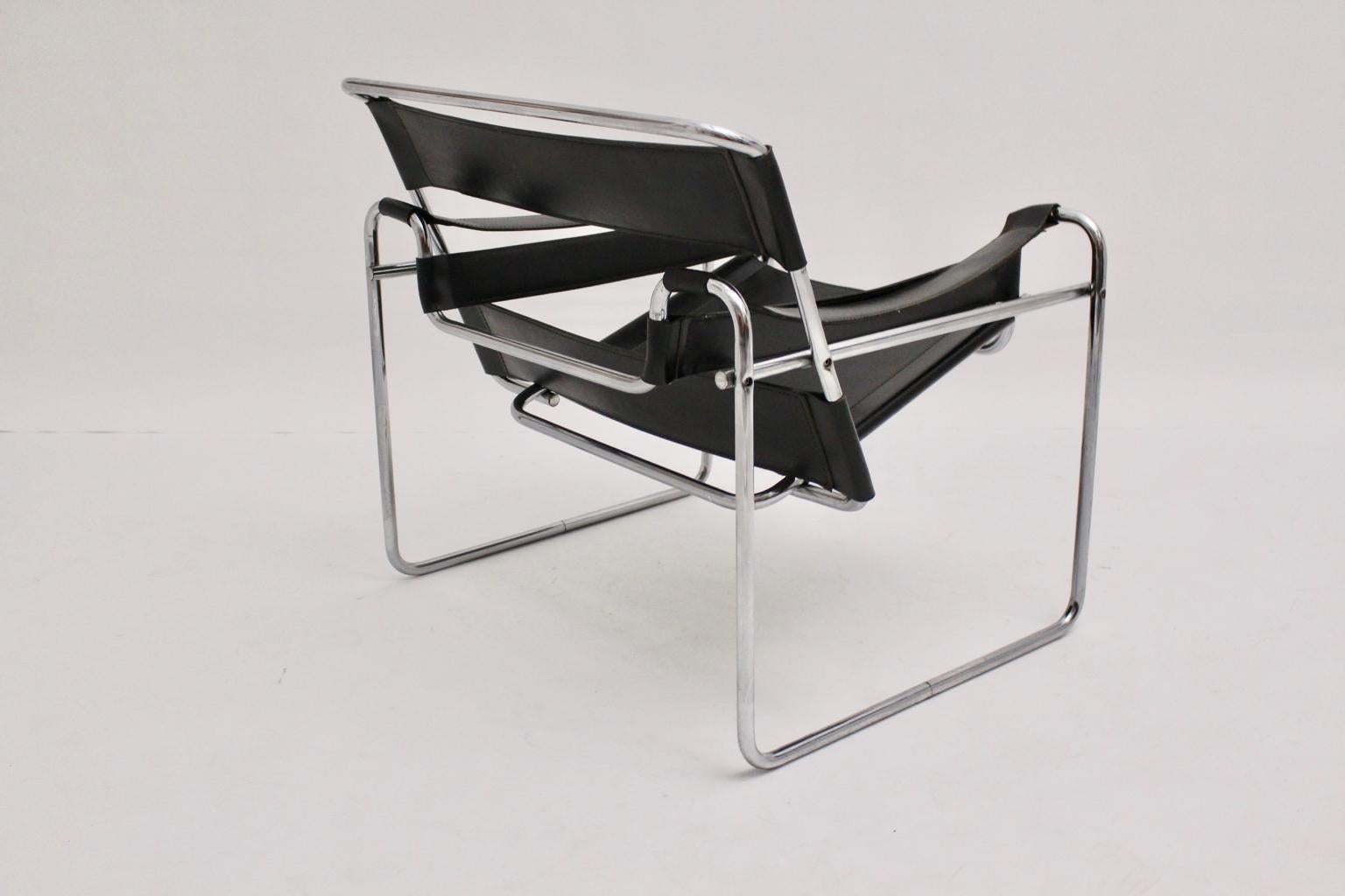 Late 20th Century Bauhaus Black Leather Vintage Lounge Chair Wassily by Marcel Breuer Germany For Sale