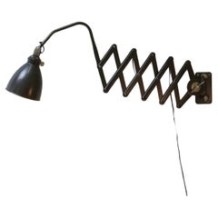 Bauhaus-Wandleuchte aus schwarzem Metall, AGI Belgium Schere, ca. 1920