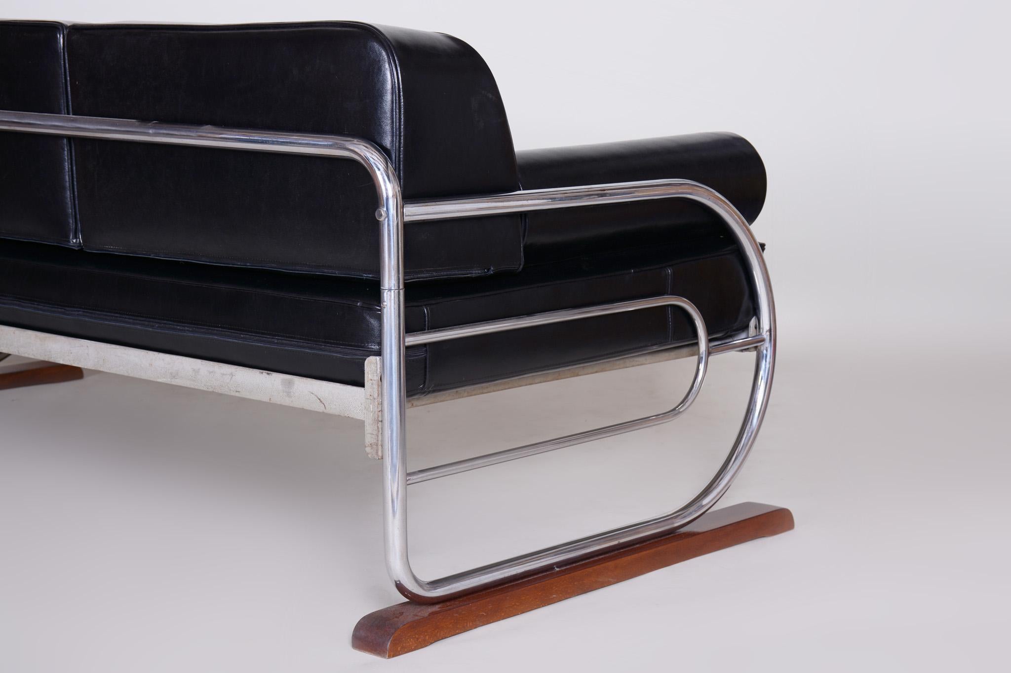 20th Century Bauhaus Black Tubular Chrome Sofa by Robert Slezák, Design by Thonet, 1930s For Sale