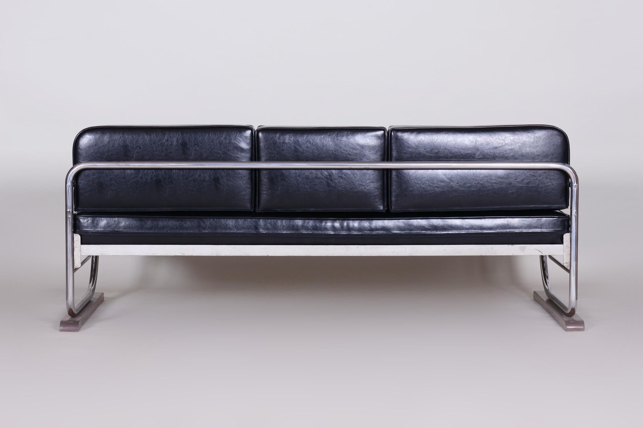 Leather Bauhaus Black Tubular Chrome Sofa by Robert Slezák, Design by Thonet, 1930s For Sale