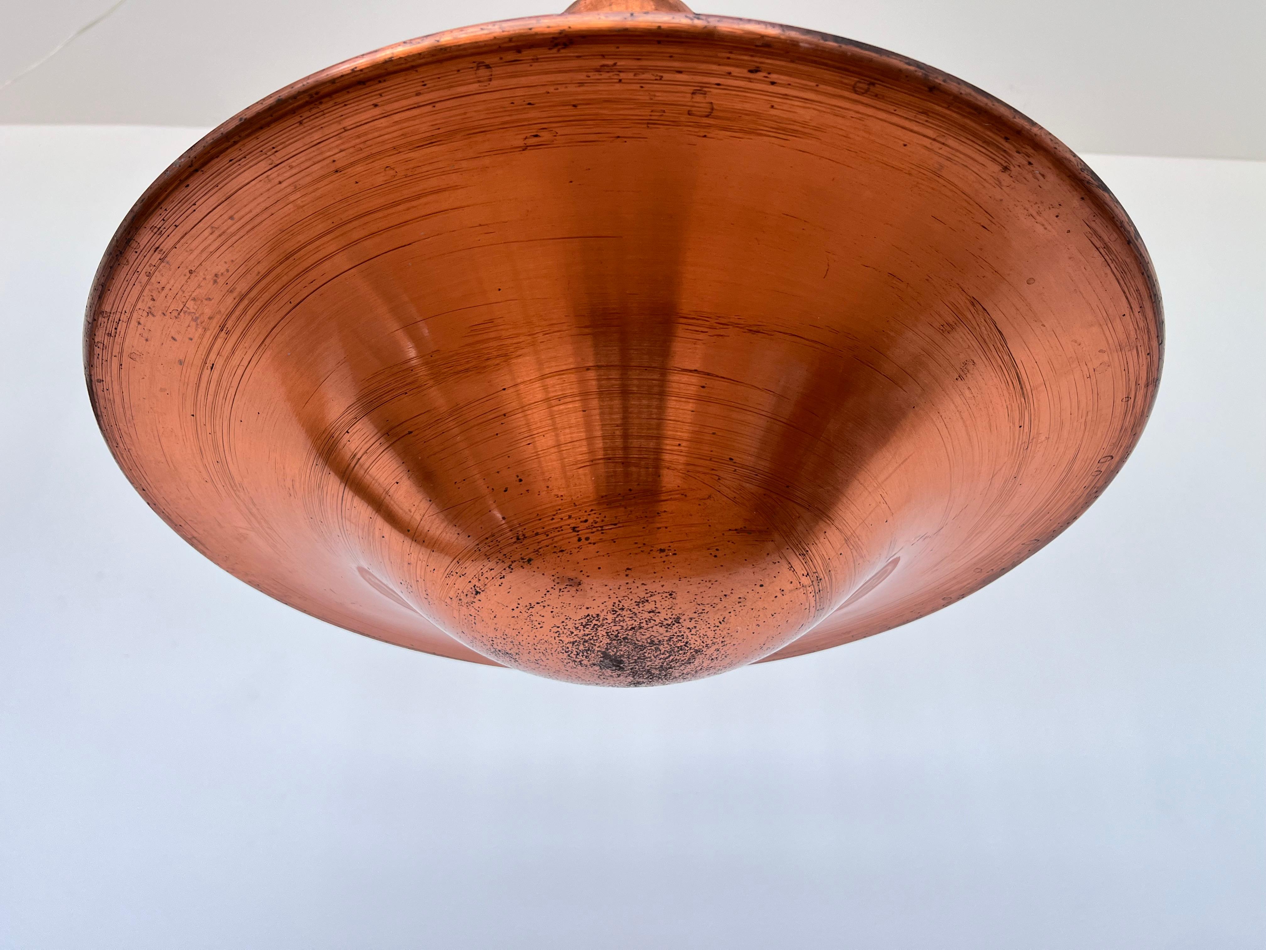 Colgante de latón Bauhaus con luz indirecta, años 30 - Checoslovaquia Latón en venta