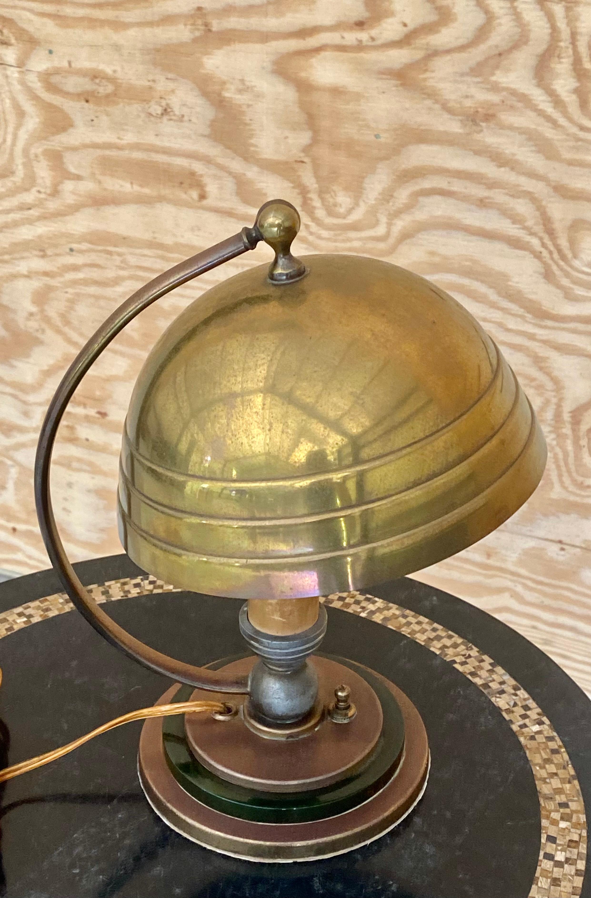 Lámpara de cúpula de latón Bauhaus en venta 3