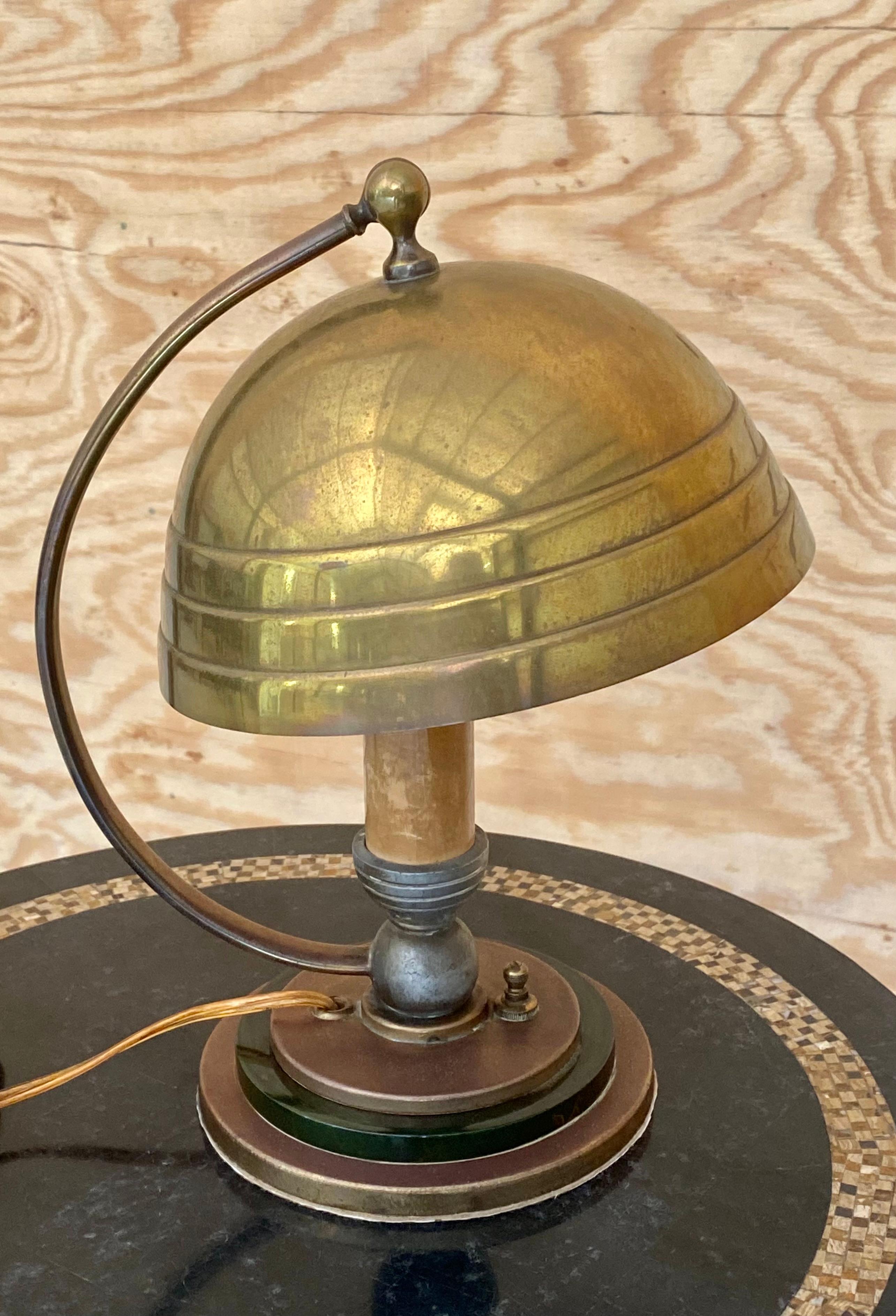 Lámpara de cúpula de latón Bauhaus en venta 4