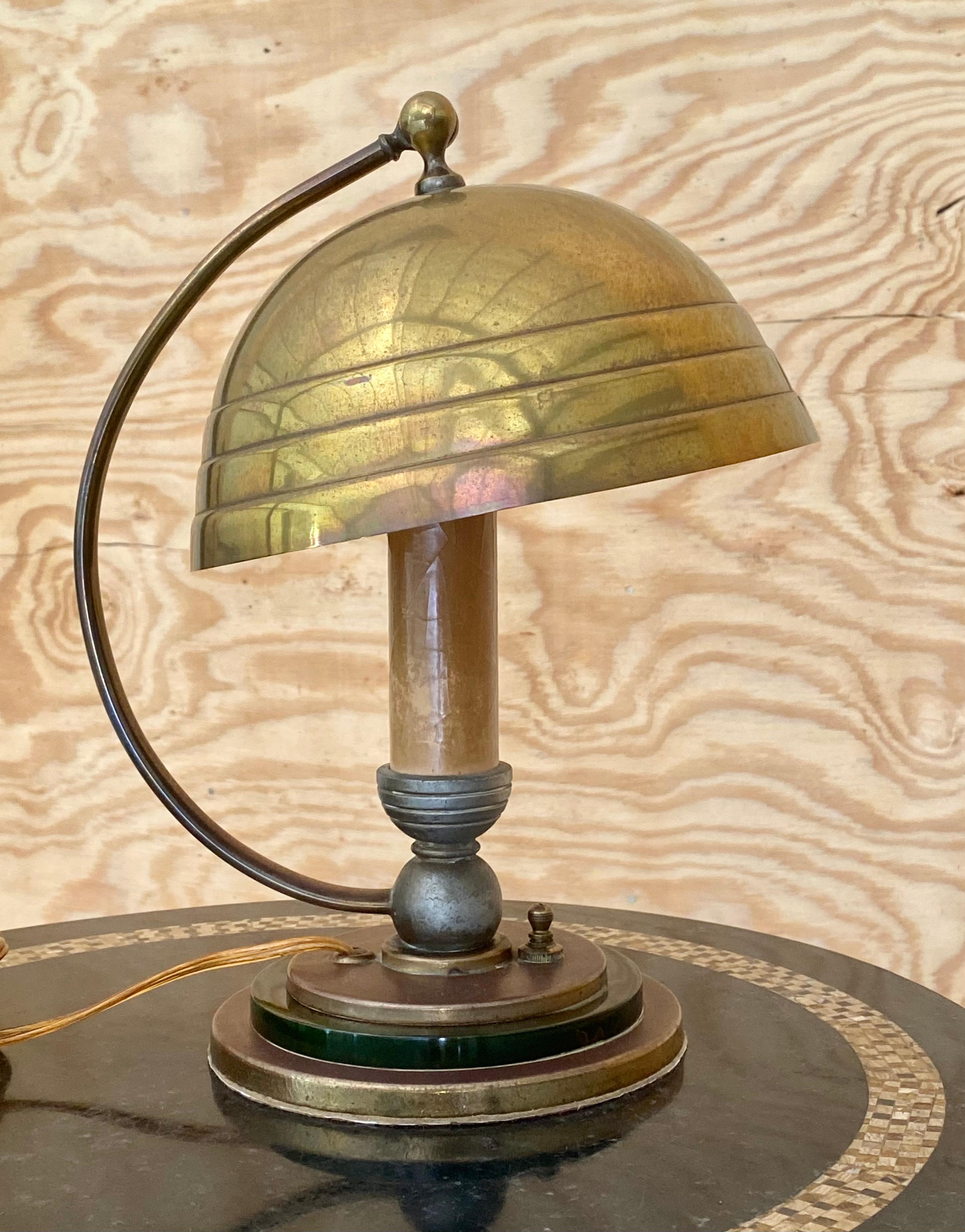 Lámpara de cúpula de latón Bauhaus en venta 5