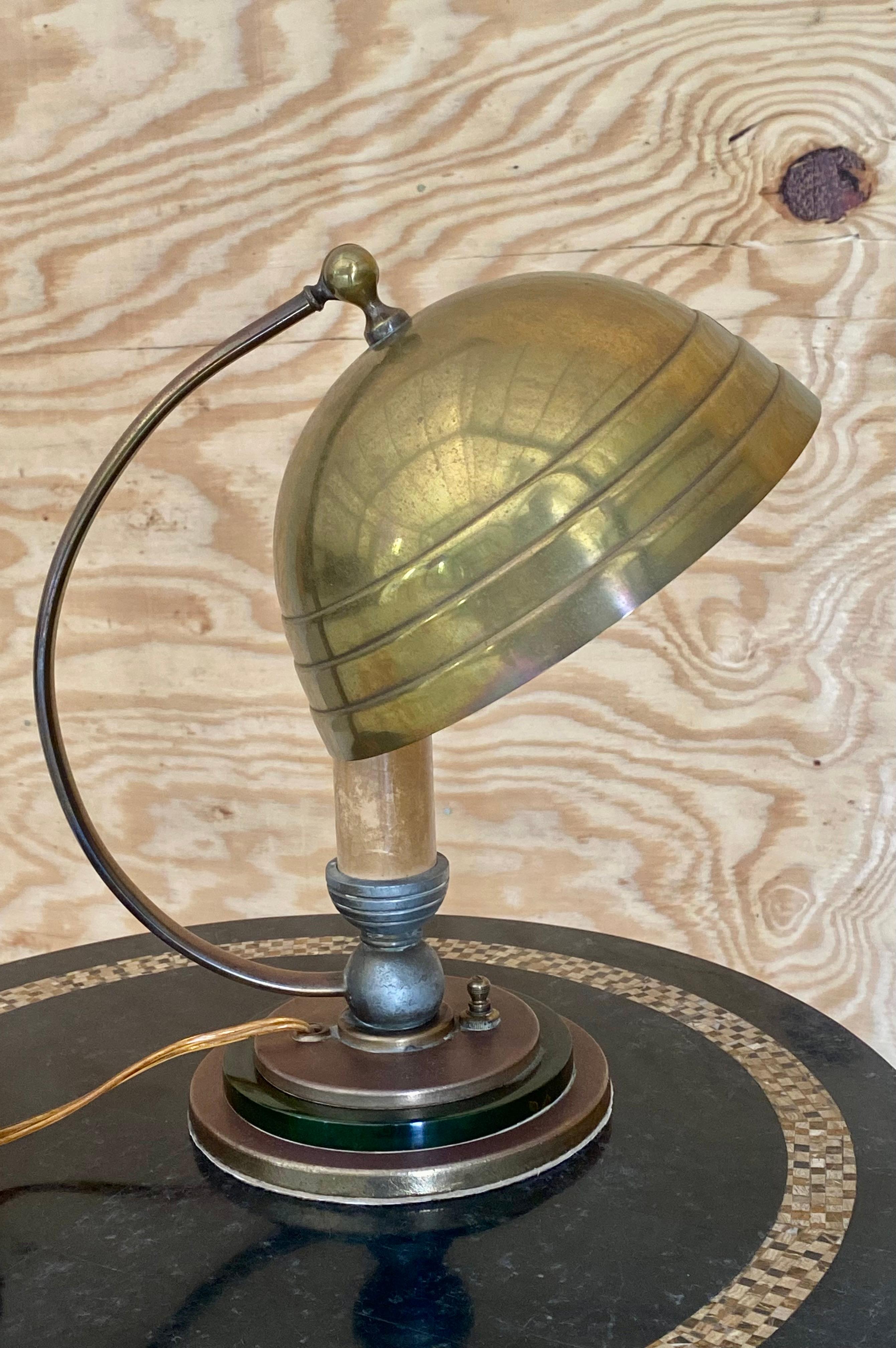 Lámpara de cúpula de latón Bauhaus en venta 2