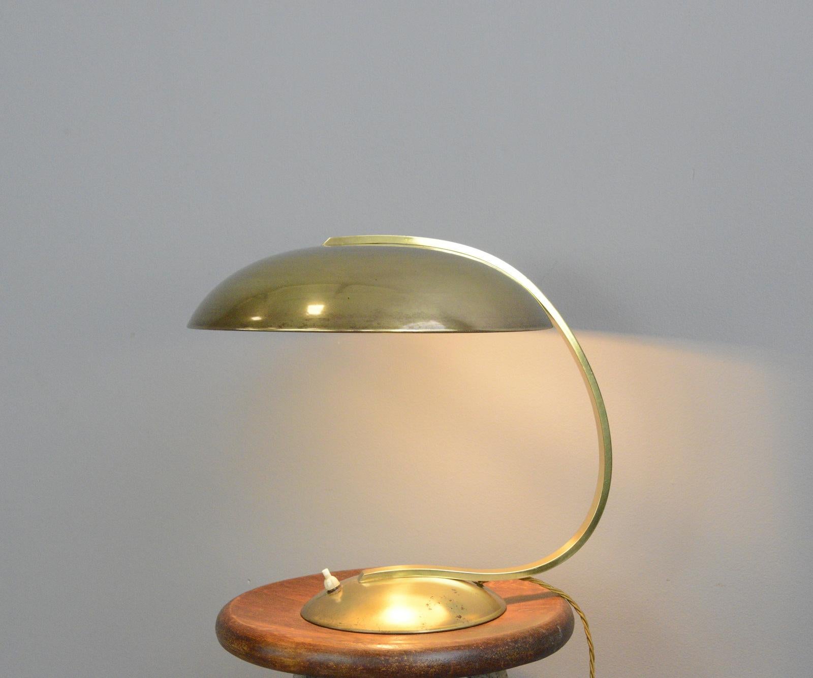 Bauhaus brass table lamp by Hillebrand circa 1930s

- Fully brass
- Takes E27 fitting bulbs
- On/Off switch on the base
- Made by Hillebrand 
- German ~ 1930s
- Measures: 36cm tall x 36cm wide x 40cm deep.

Hillebrand

Hillebrand Leuchten