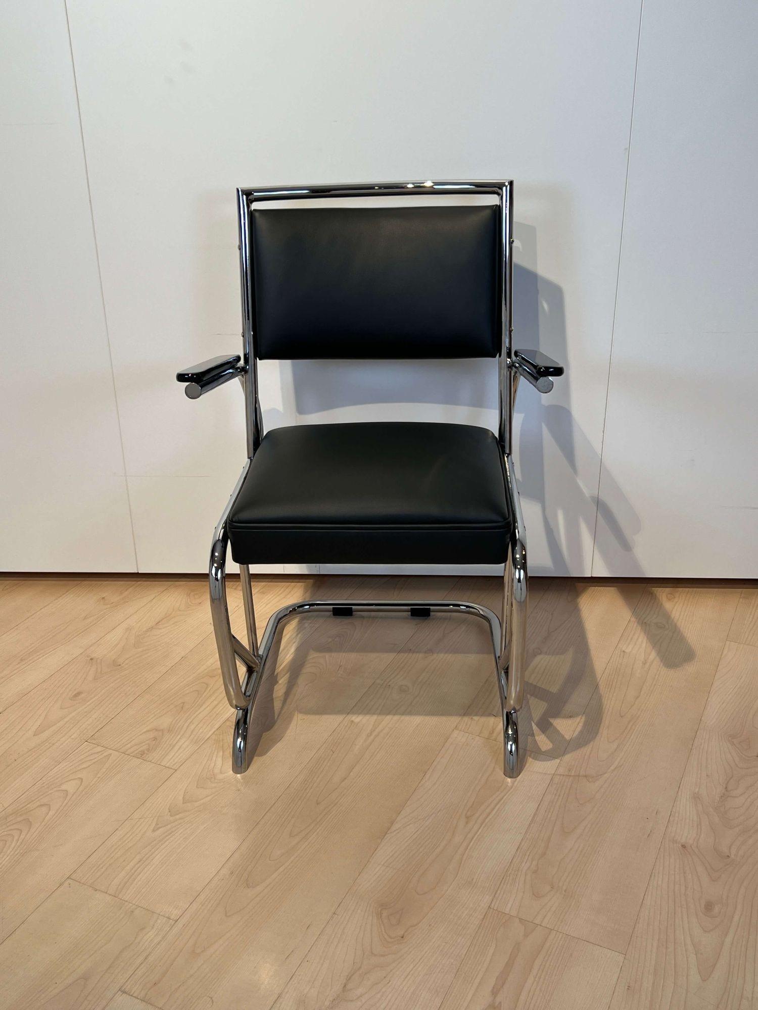 Galvanized Bauhaus Cantilever Armchair, Chromed Tubular Steel, Leather, Germany circa 1935 For Sale